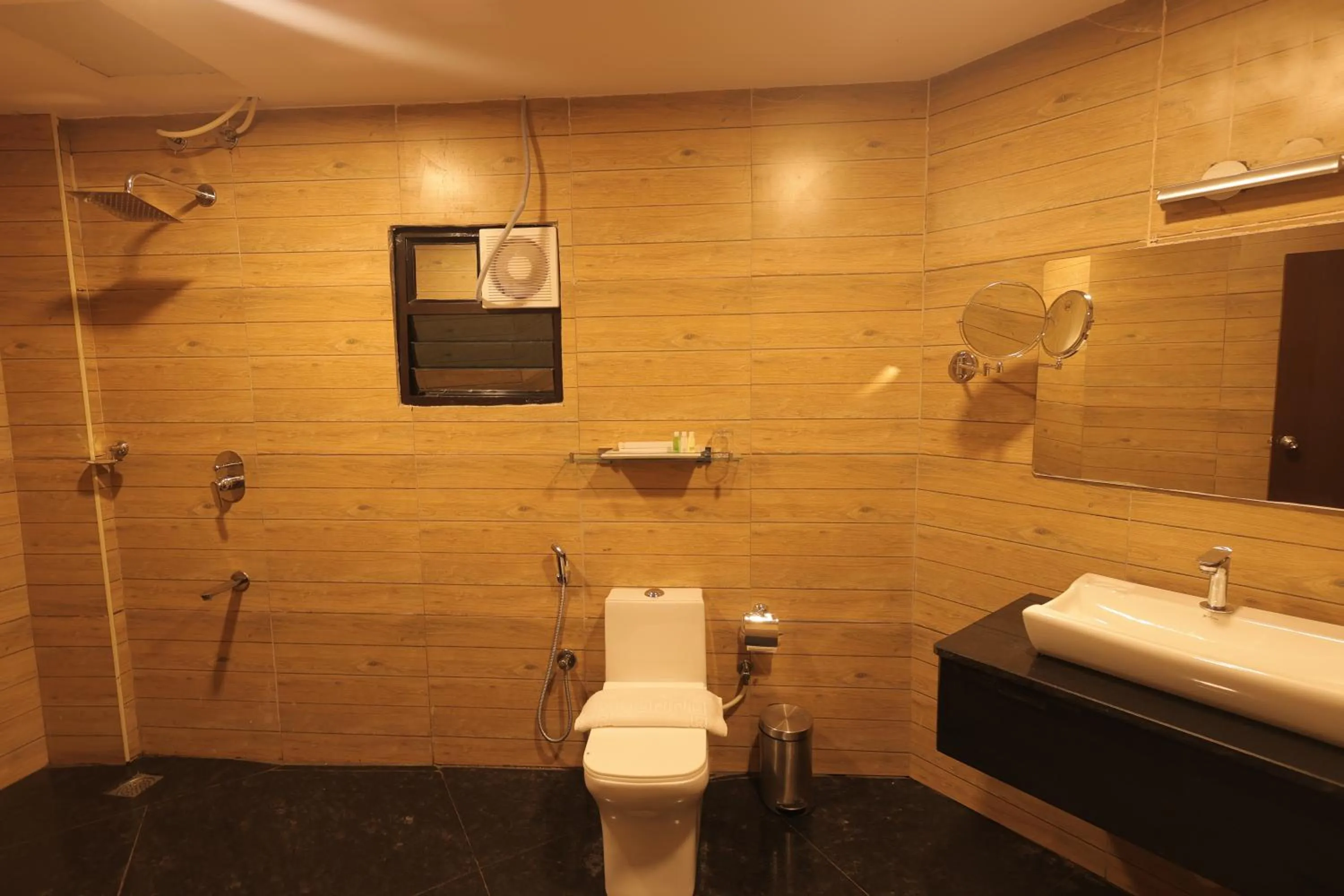 Shower in MJ Avyanna Resort & Convention Centre, Bengaluru