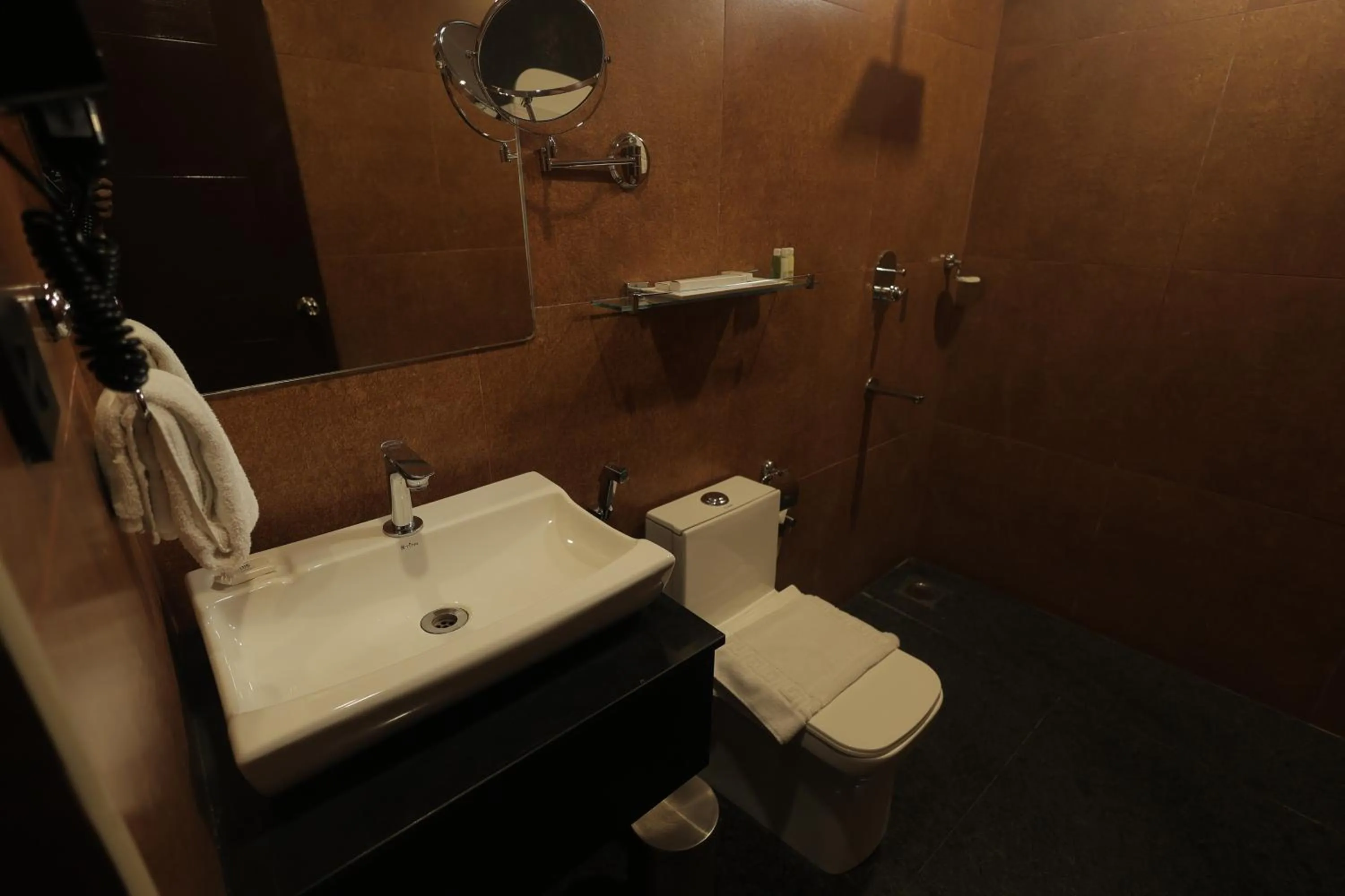 Shower in MJ Avyanna Resort & Convention Centre, Bengaluru