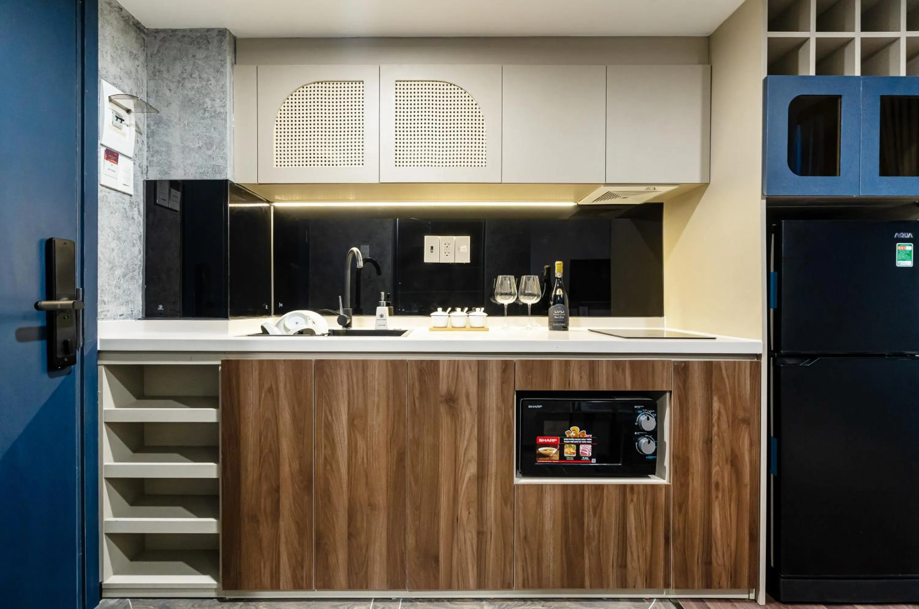 Kitchen or kitchenette in KunKin Garden Aparthotel