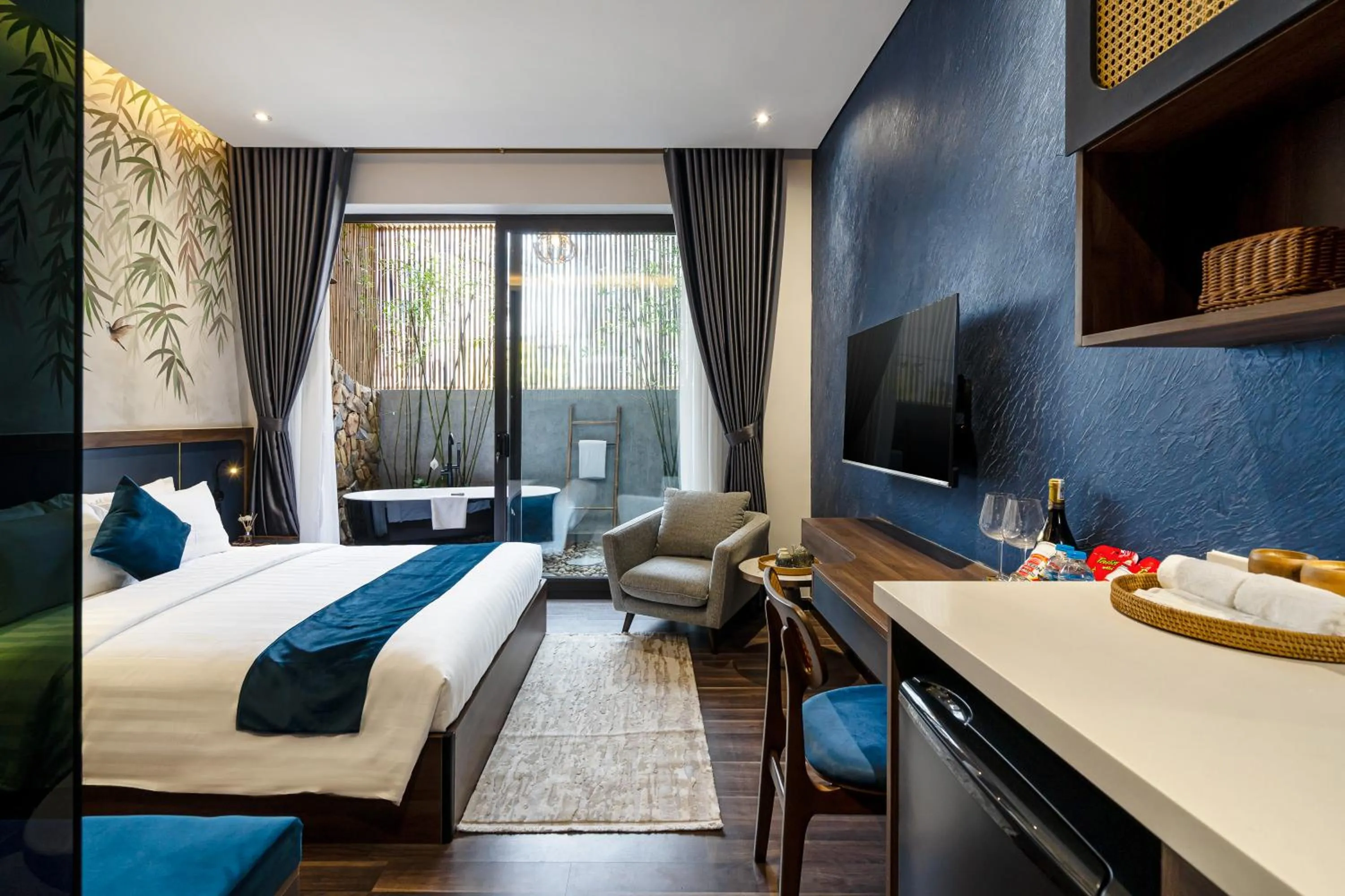 Balcony/Terrace, Bed in KunKin Garden Aparthotel