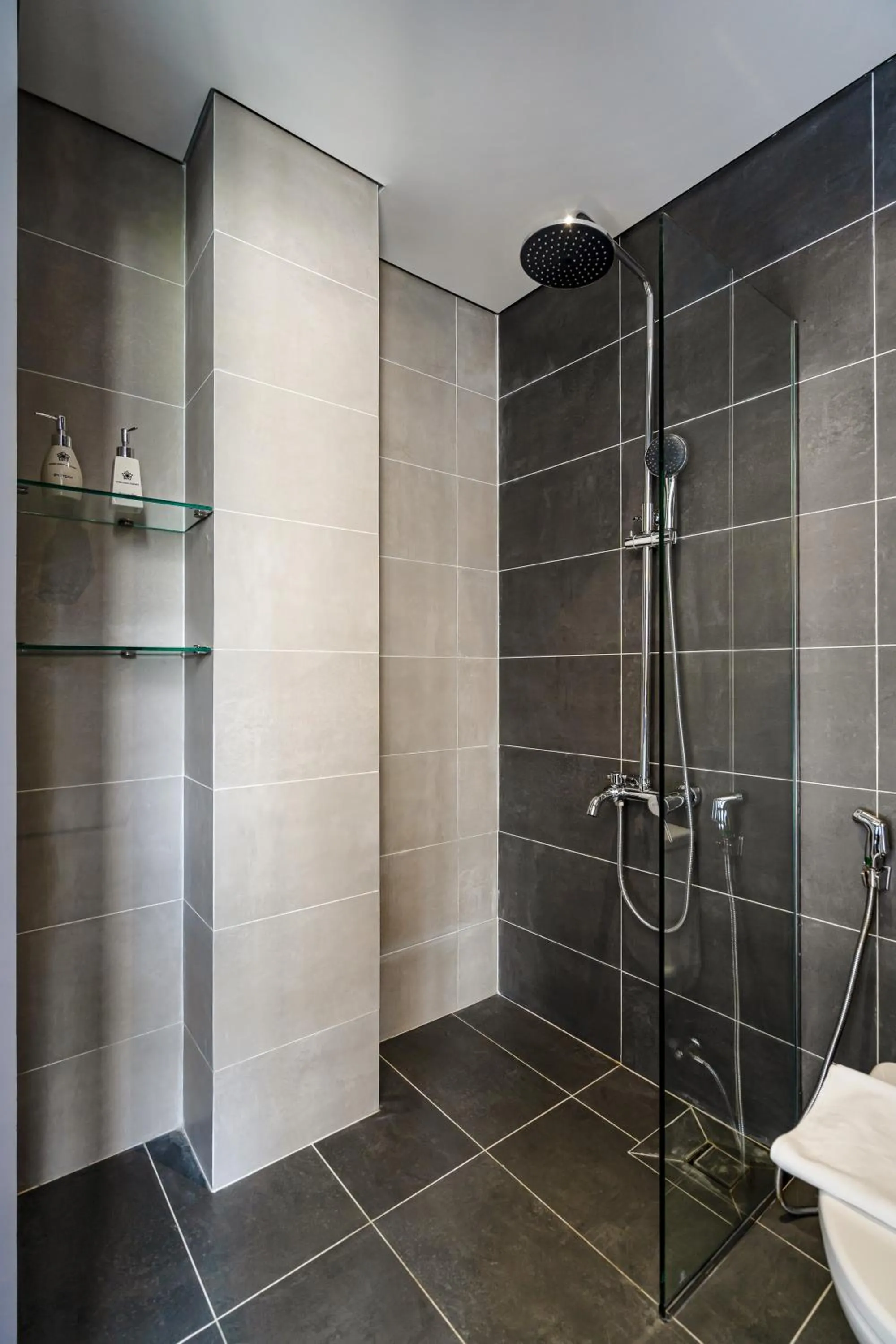 Bathroom in KunKin Garden Aparthotel