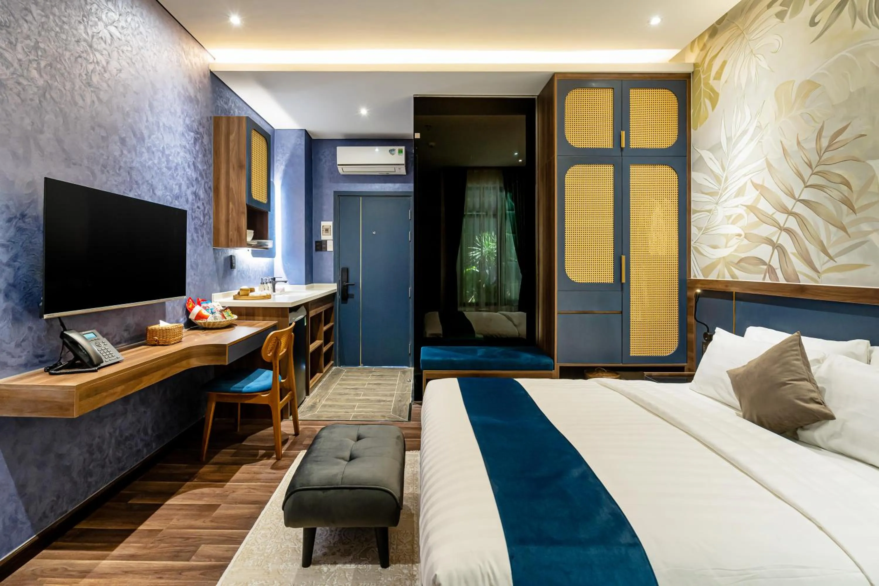 TV and multimedia, Bed in KunKin Garden Aparthotel