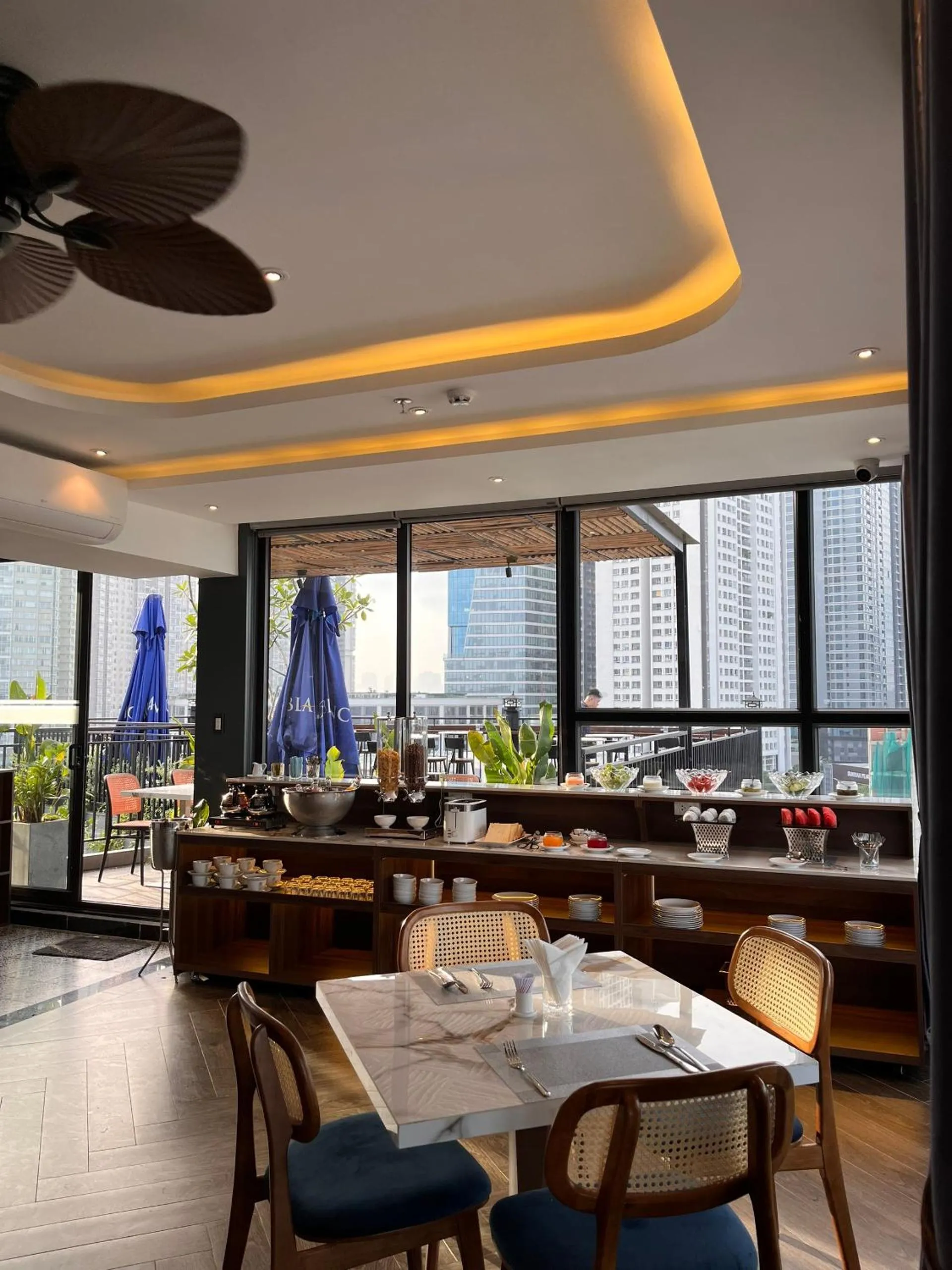 Breakfast in KunKin Garden Aparthotel