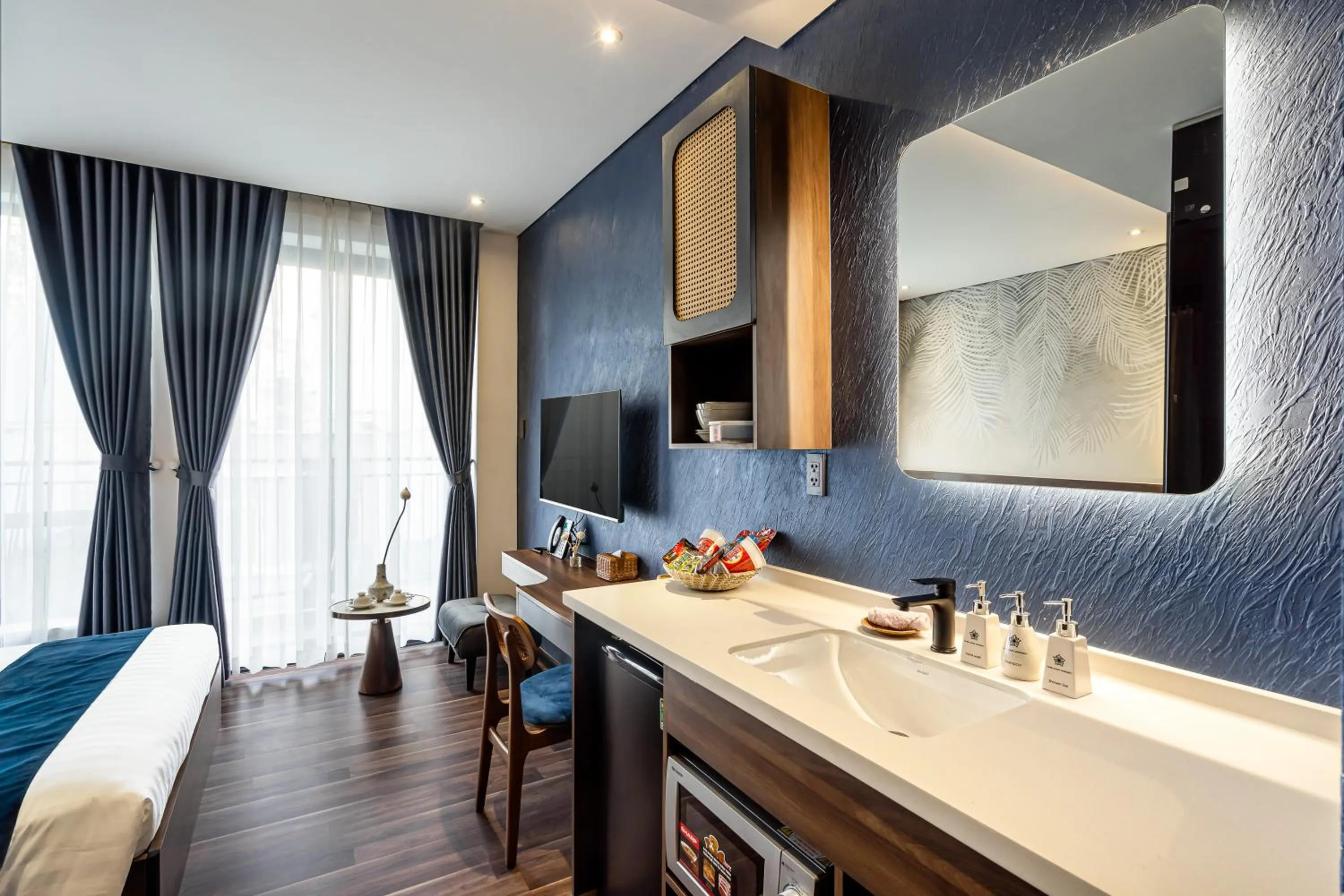 TV and multimedia in KunKin Garden Aparthotel