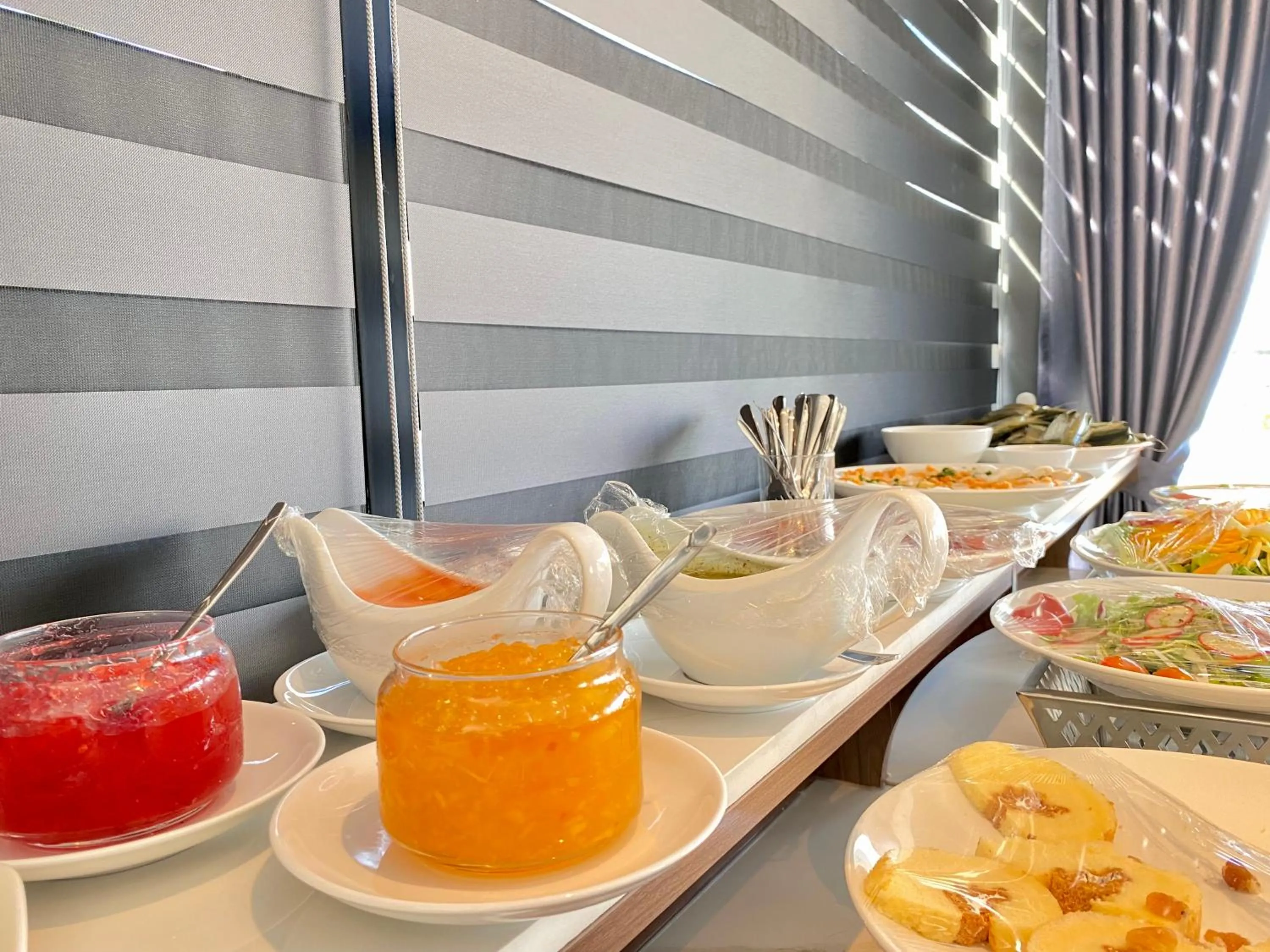 Breakfast in KunKin Garden Aparthotel