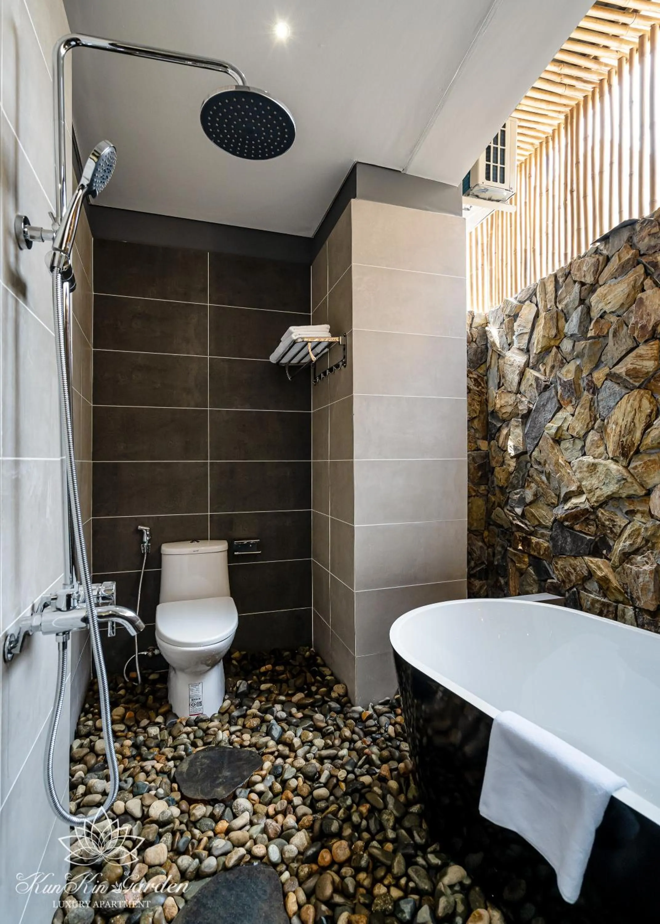 Bath in KunKin Garden Aparthotel