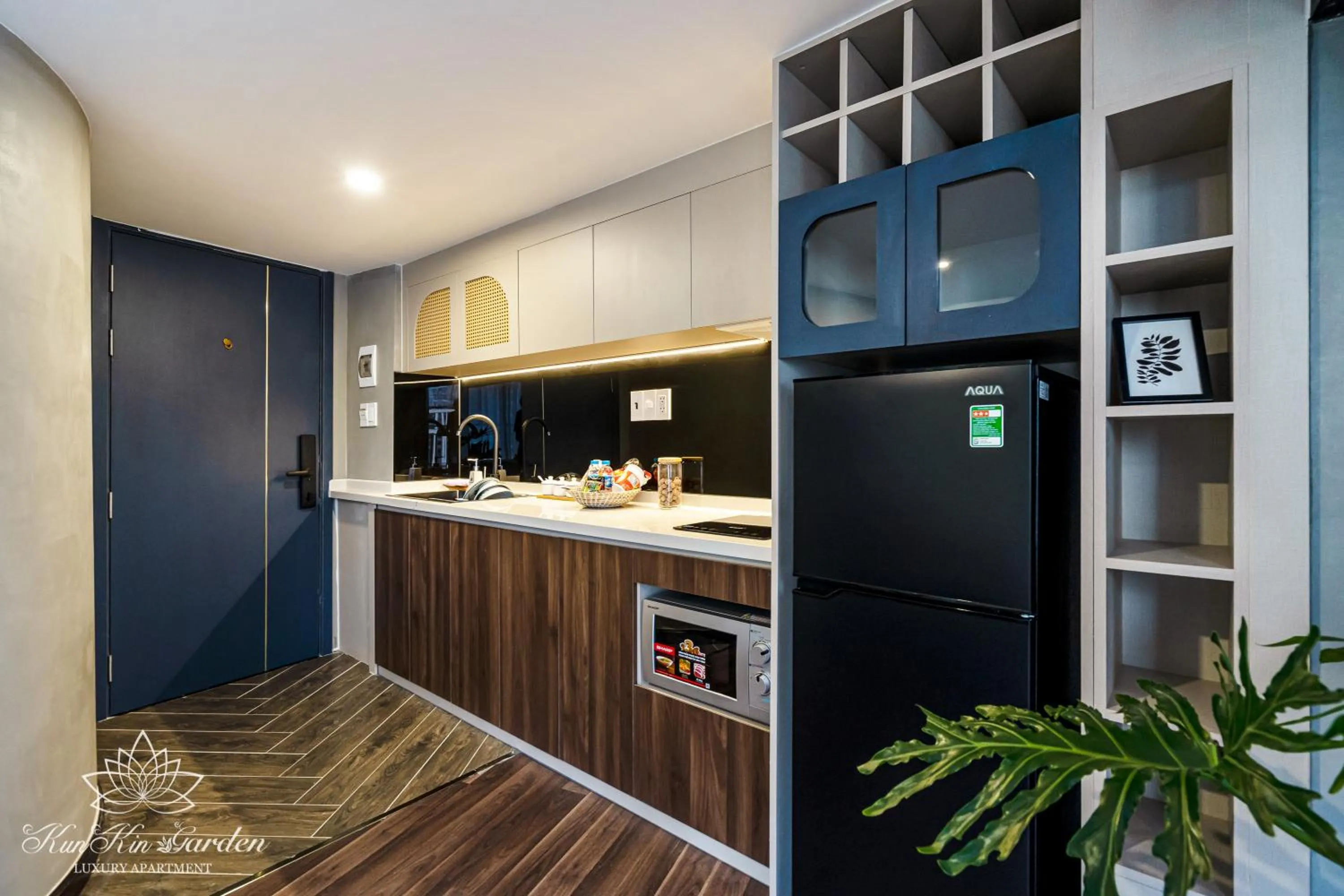 Kitchen or kitchenette in KunKin Garden Aparthotel