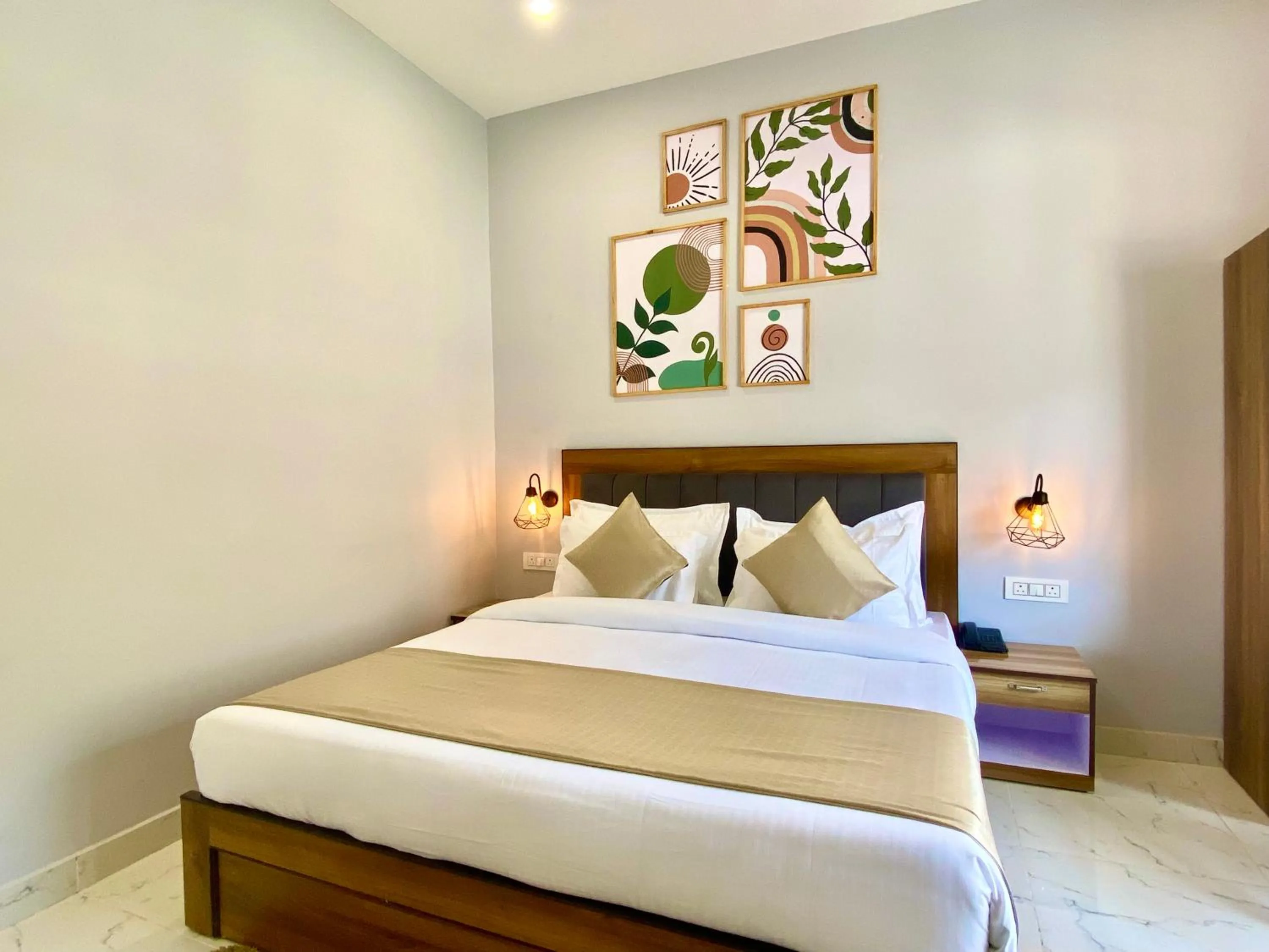 Bed in Hotel Wraveler Inn