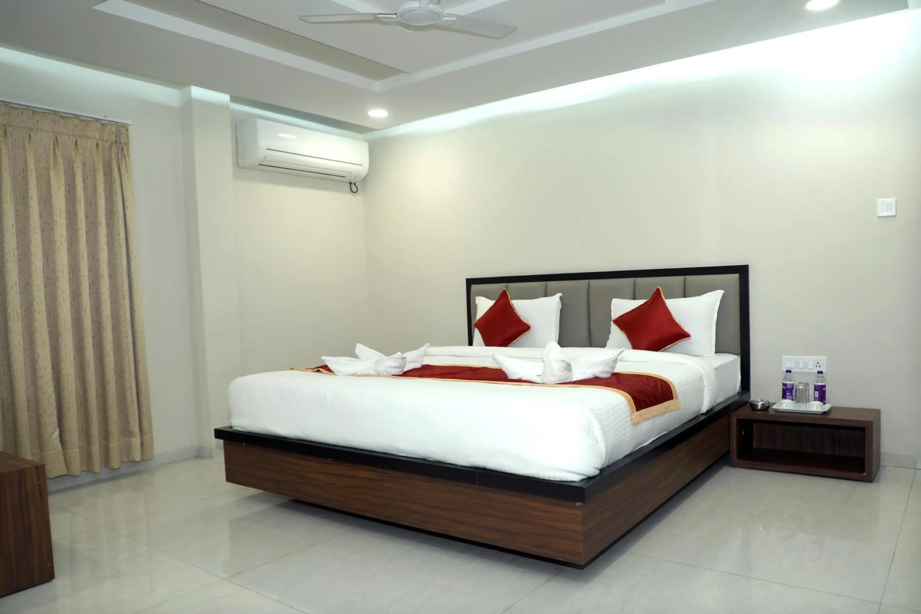 Bed in VOV Hotels Vijayapura