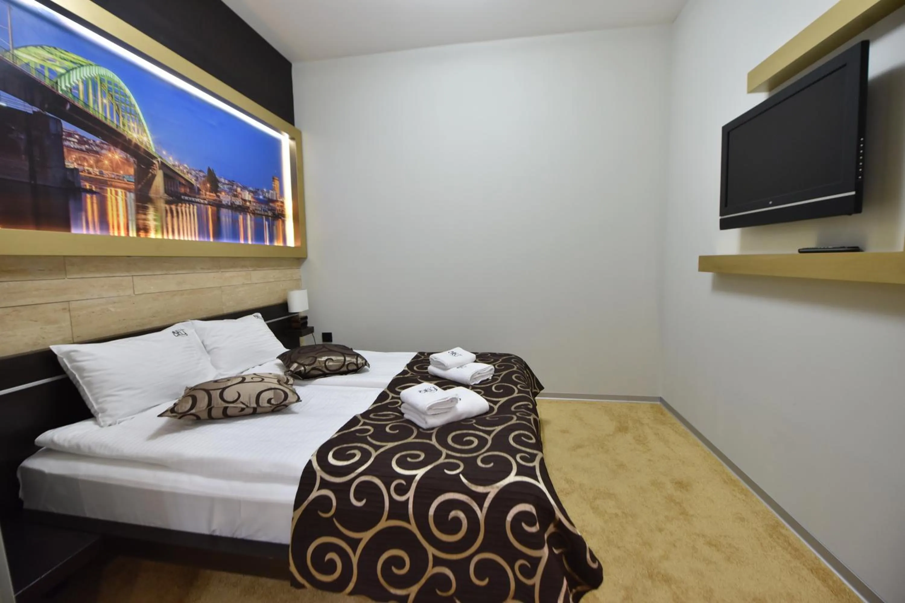 Bedroom, Bed in City Code In Joy