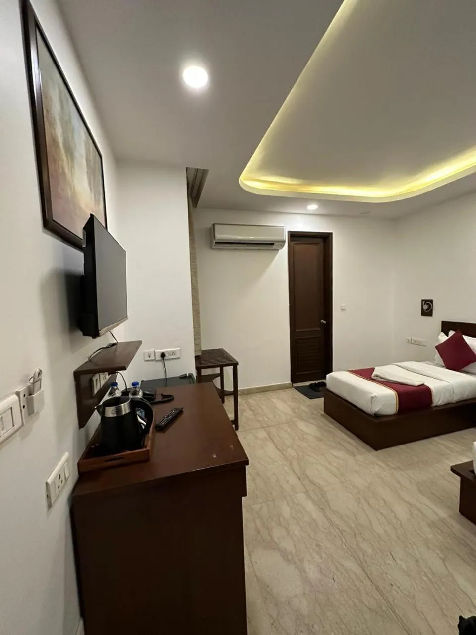 Photo of the whole room, Bed in Hotel The Imperio