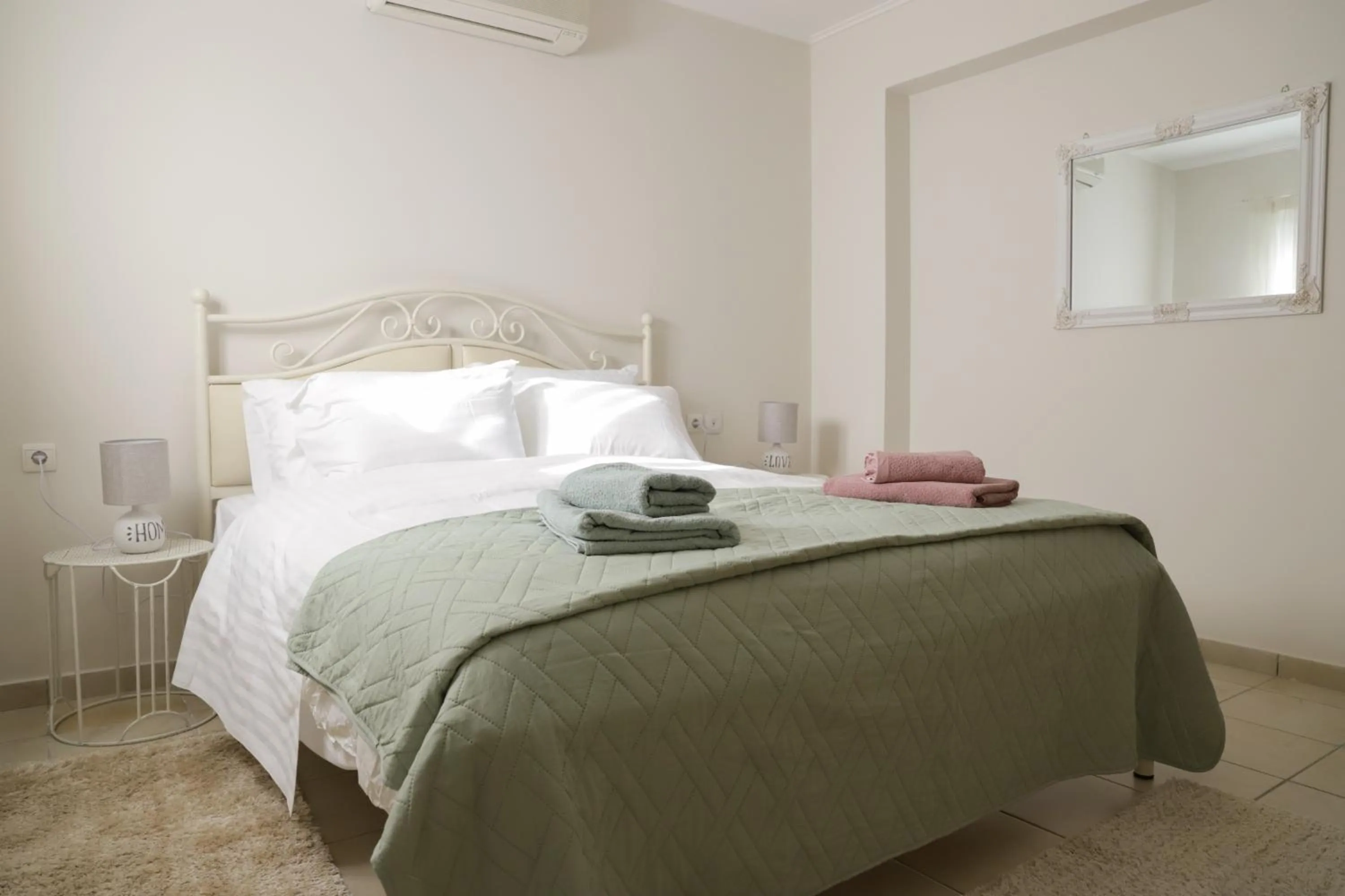 Bed in Perfect home for Relaxing