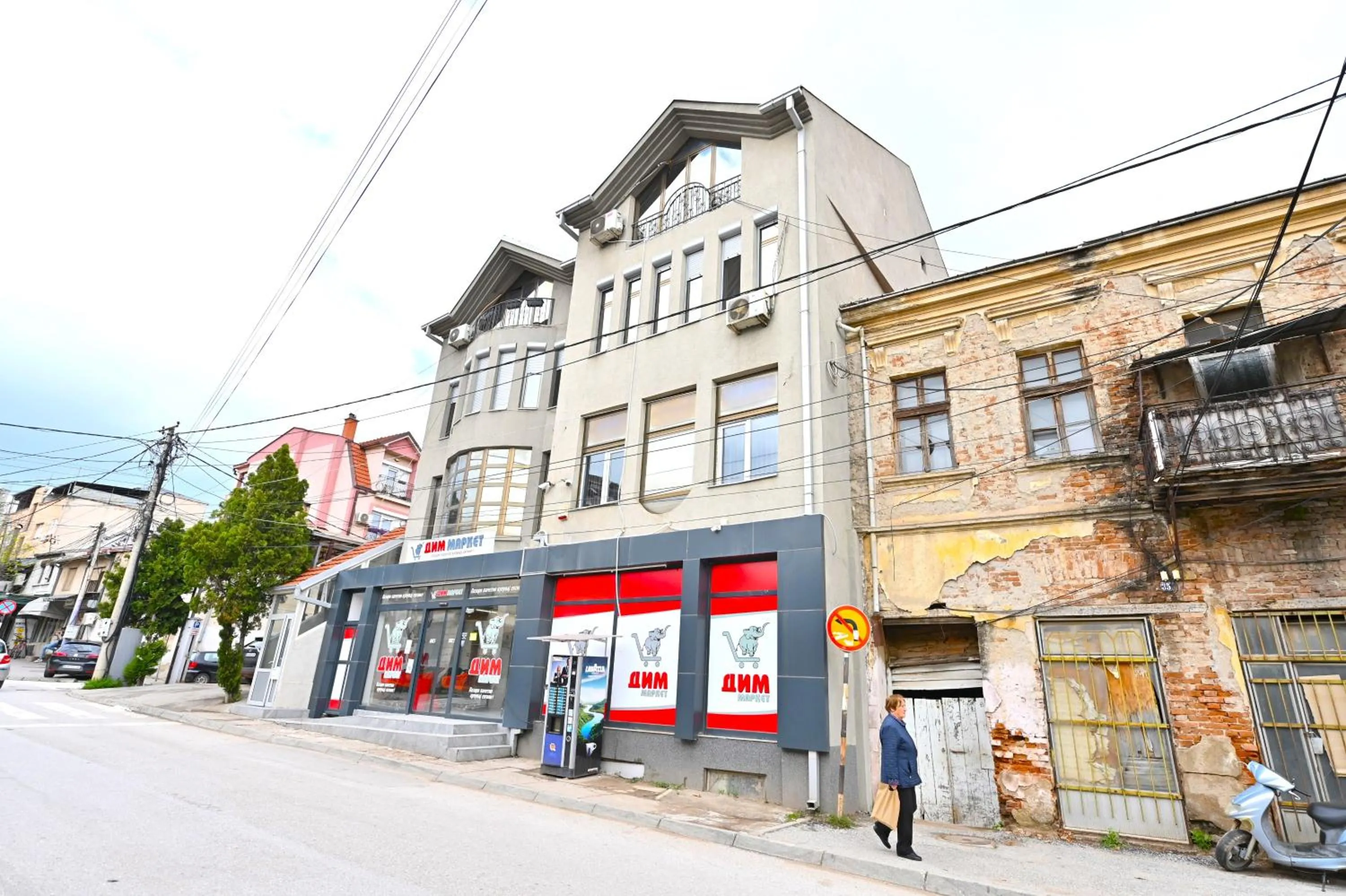 Property building in Easy Apartments