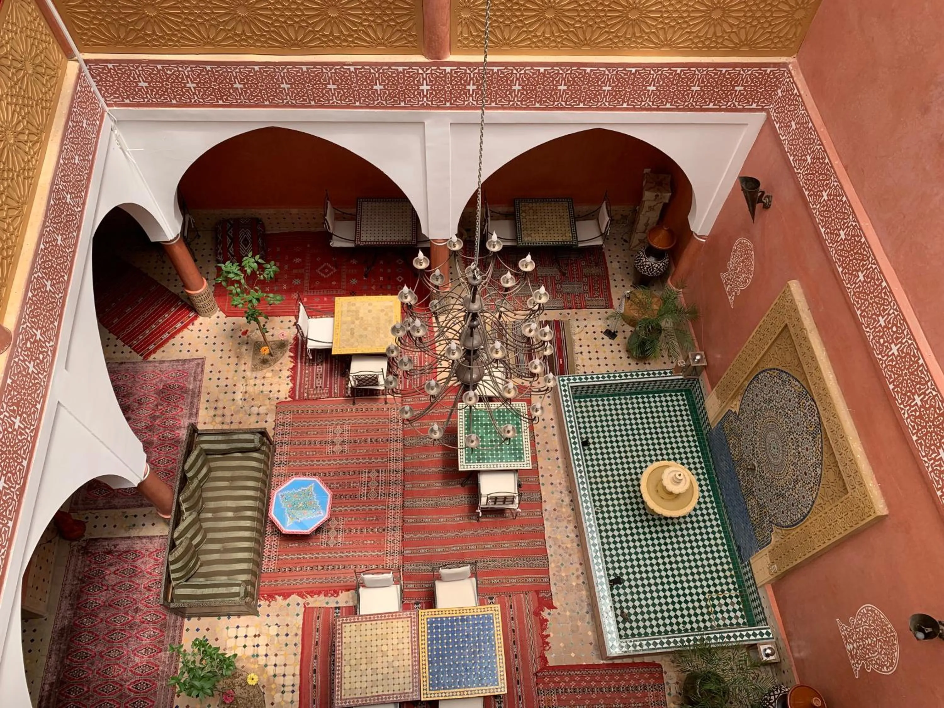 Property building in Riad Losra
