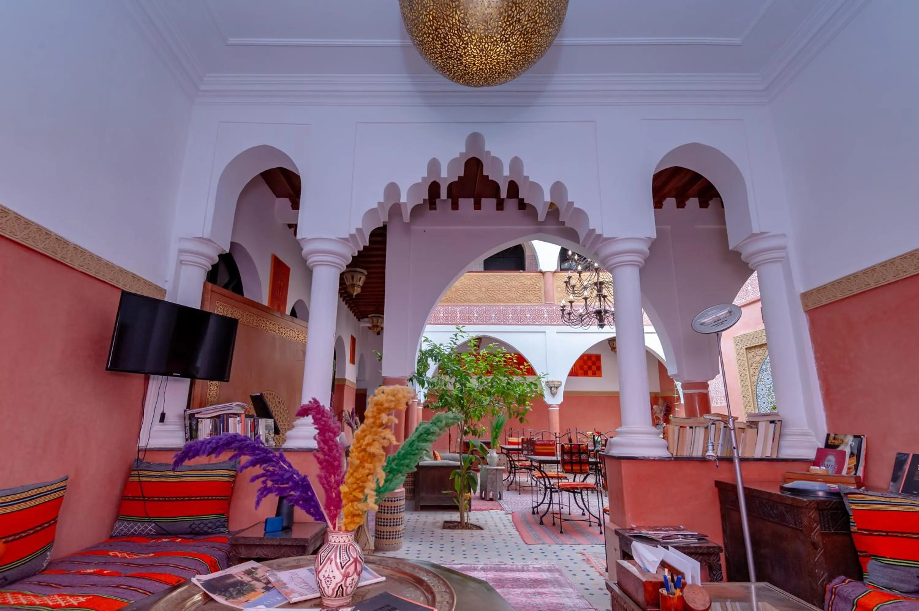 Communal lounge/ TV room in Riad Losra