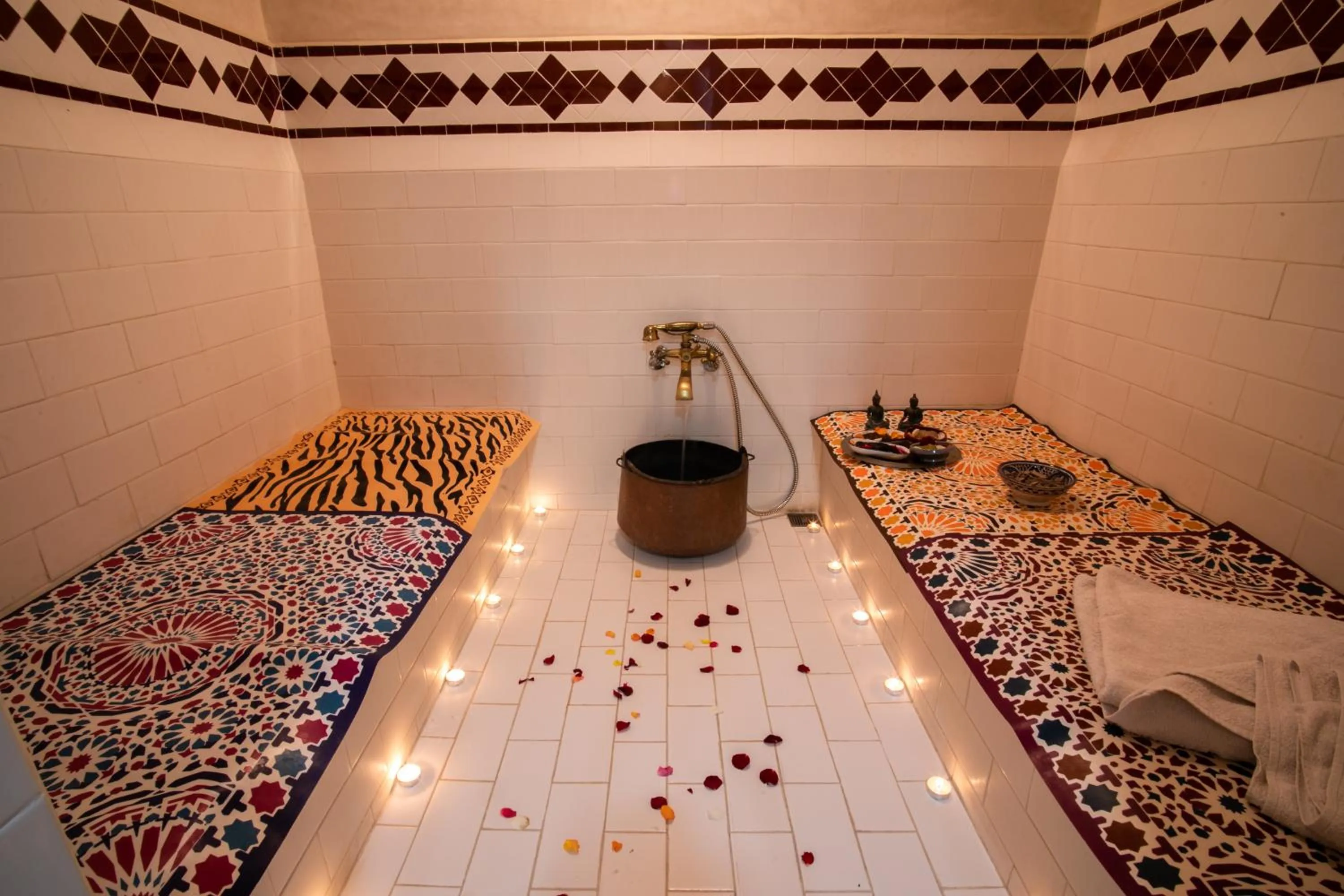 Steam room, Bed in Riad Losra