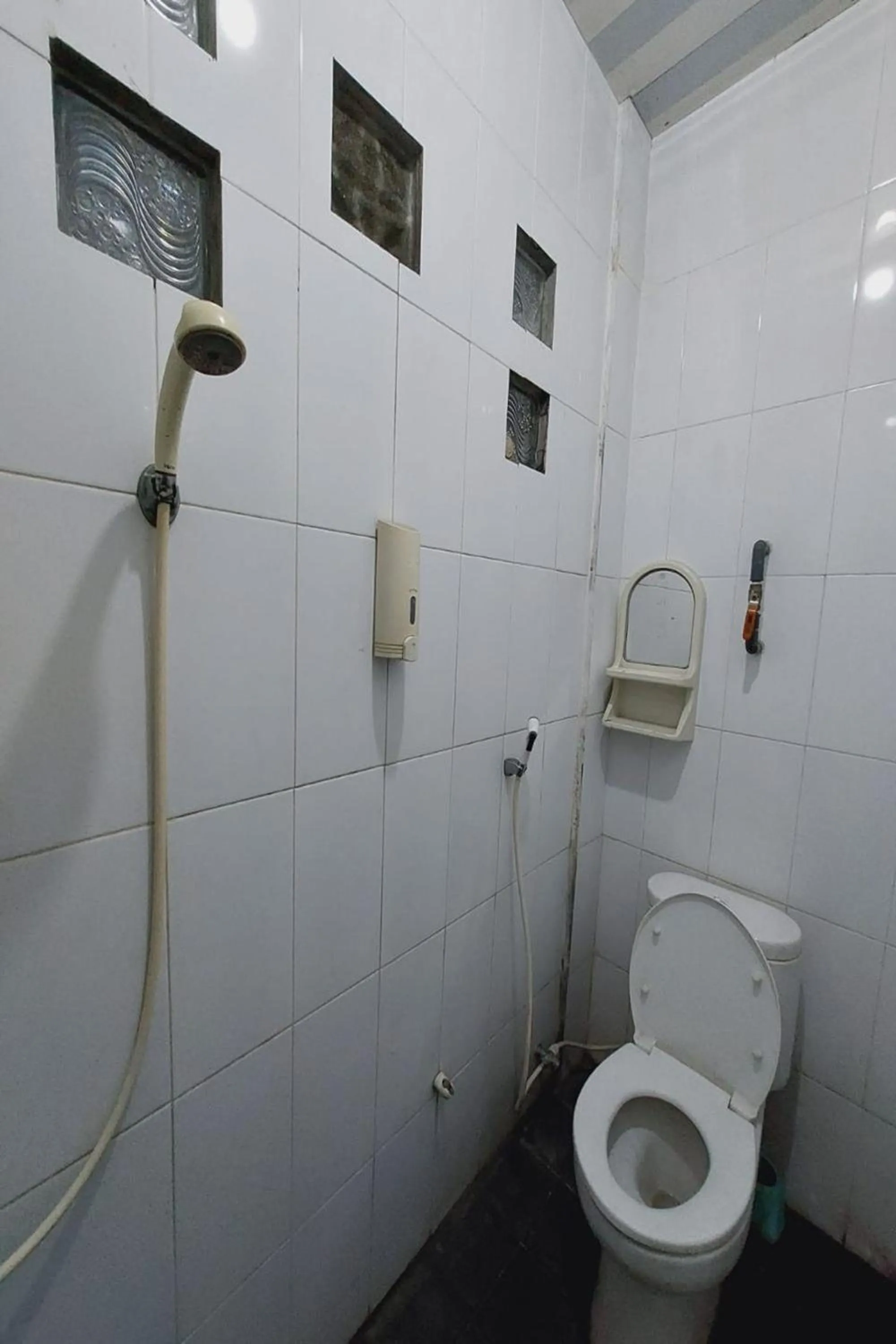 Toilet in Hotel Serasi 2