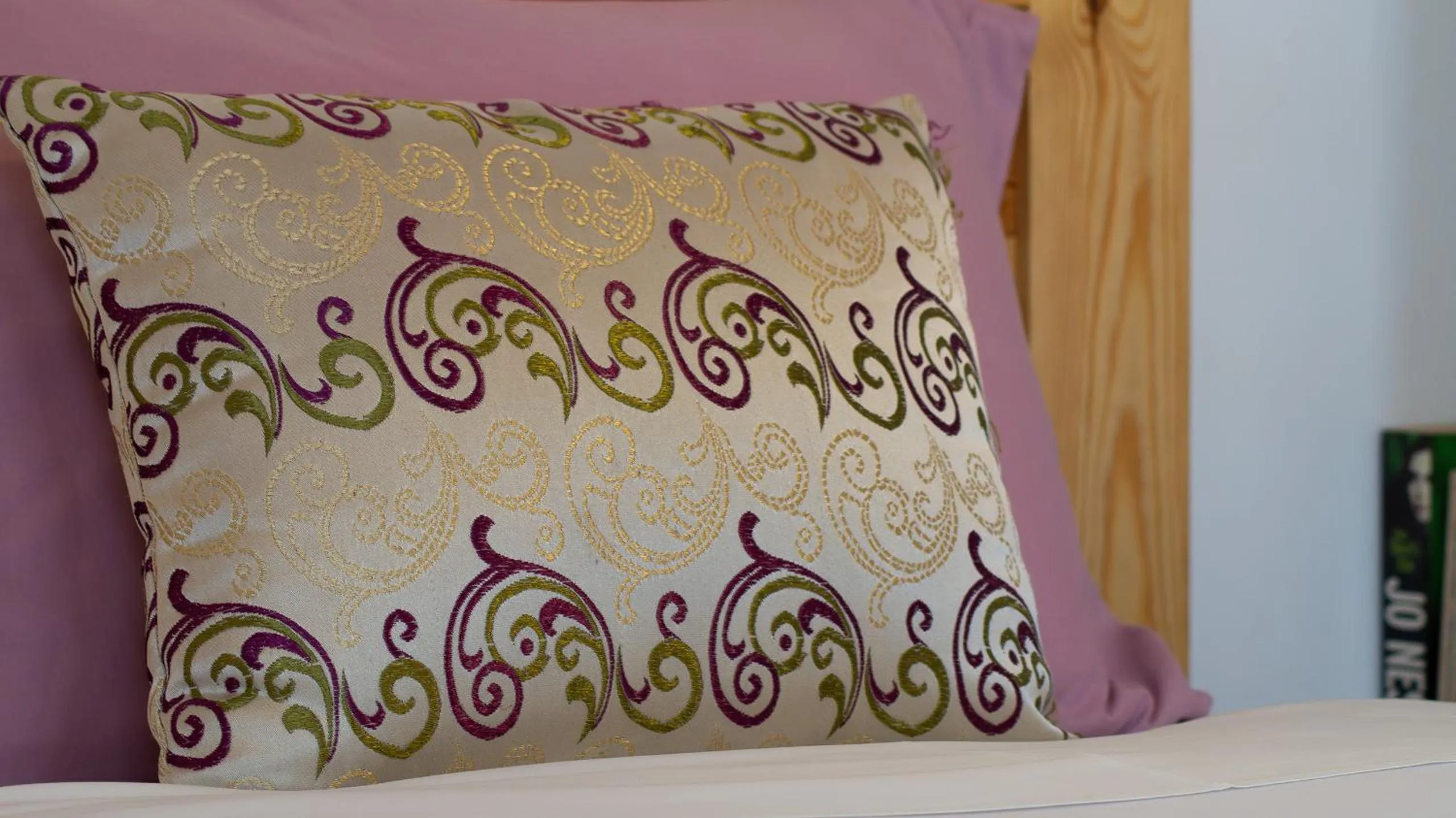 Decorative detail, Bed in Riad Al Manara