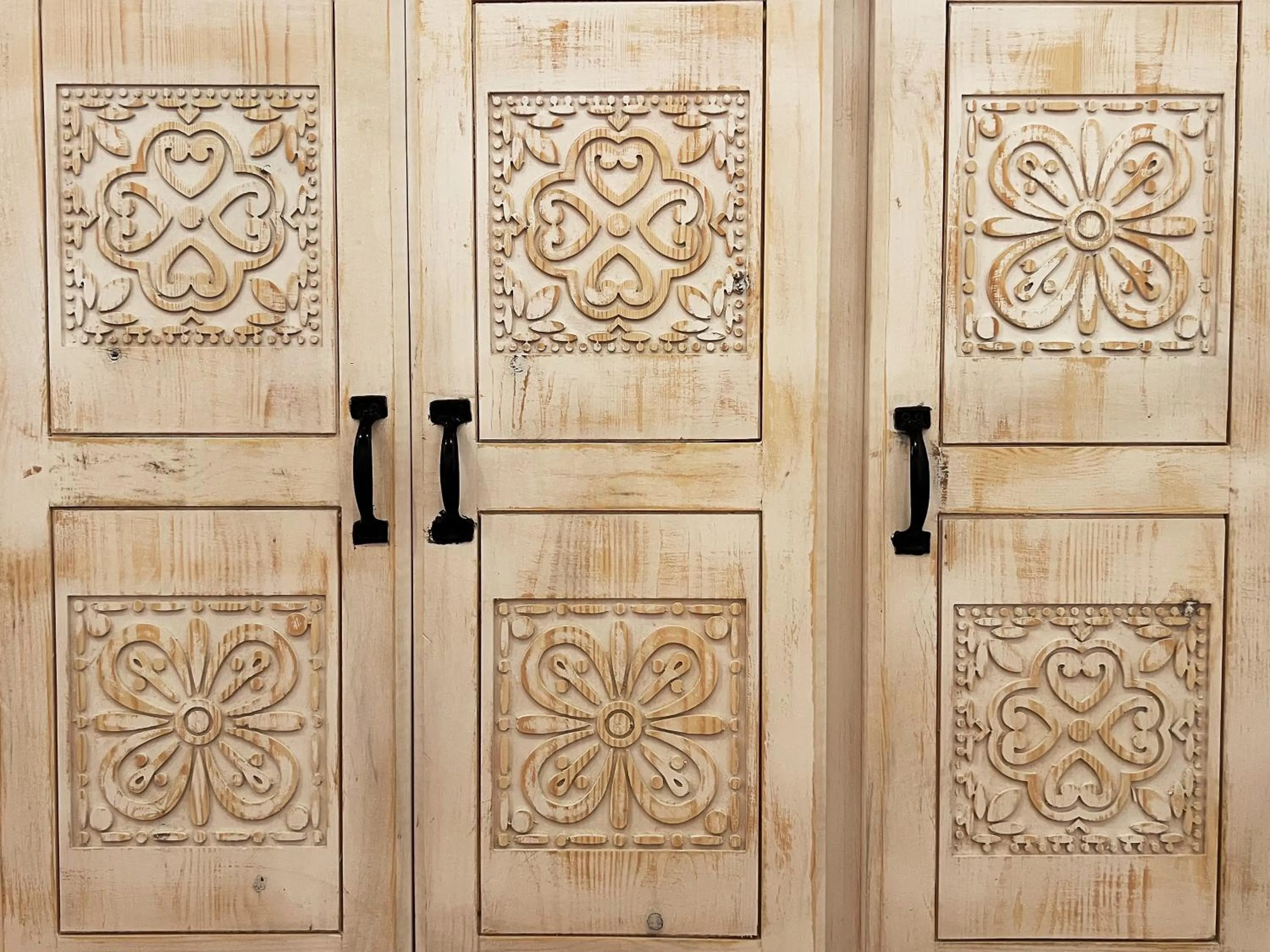 Decorative detail in Riad Al Manara