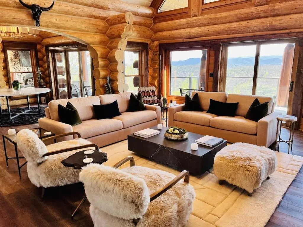 5500 sf cabin 6 king 2 queen beds heated pool spa game room mountain views