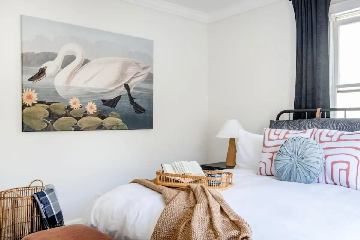 Bed in Rook's Corner