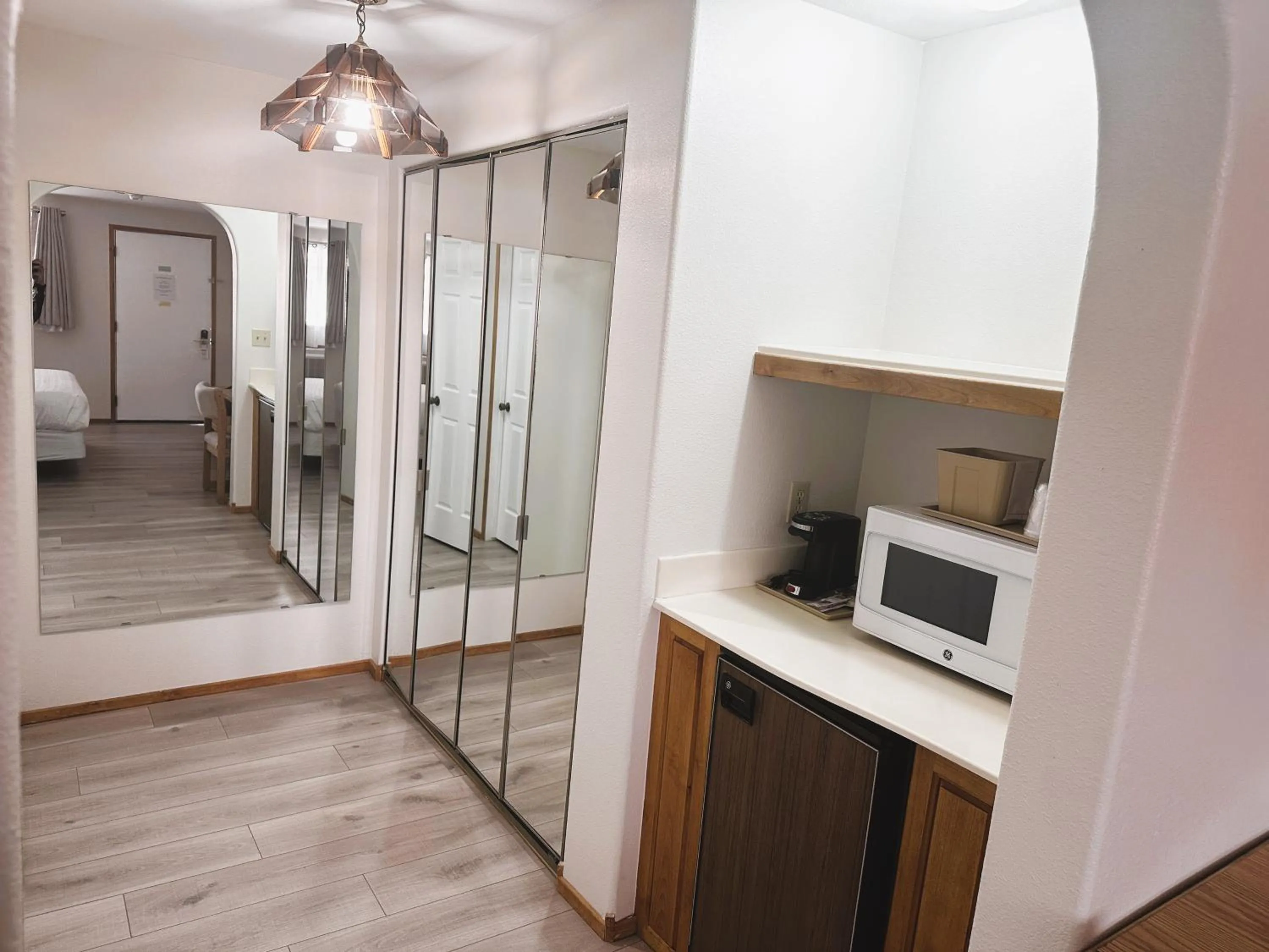 oven, Bed in Hotel 191 - Moab