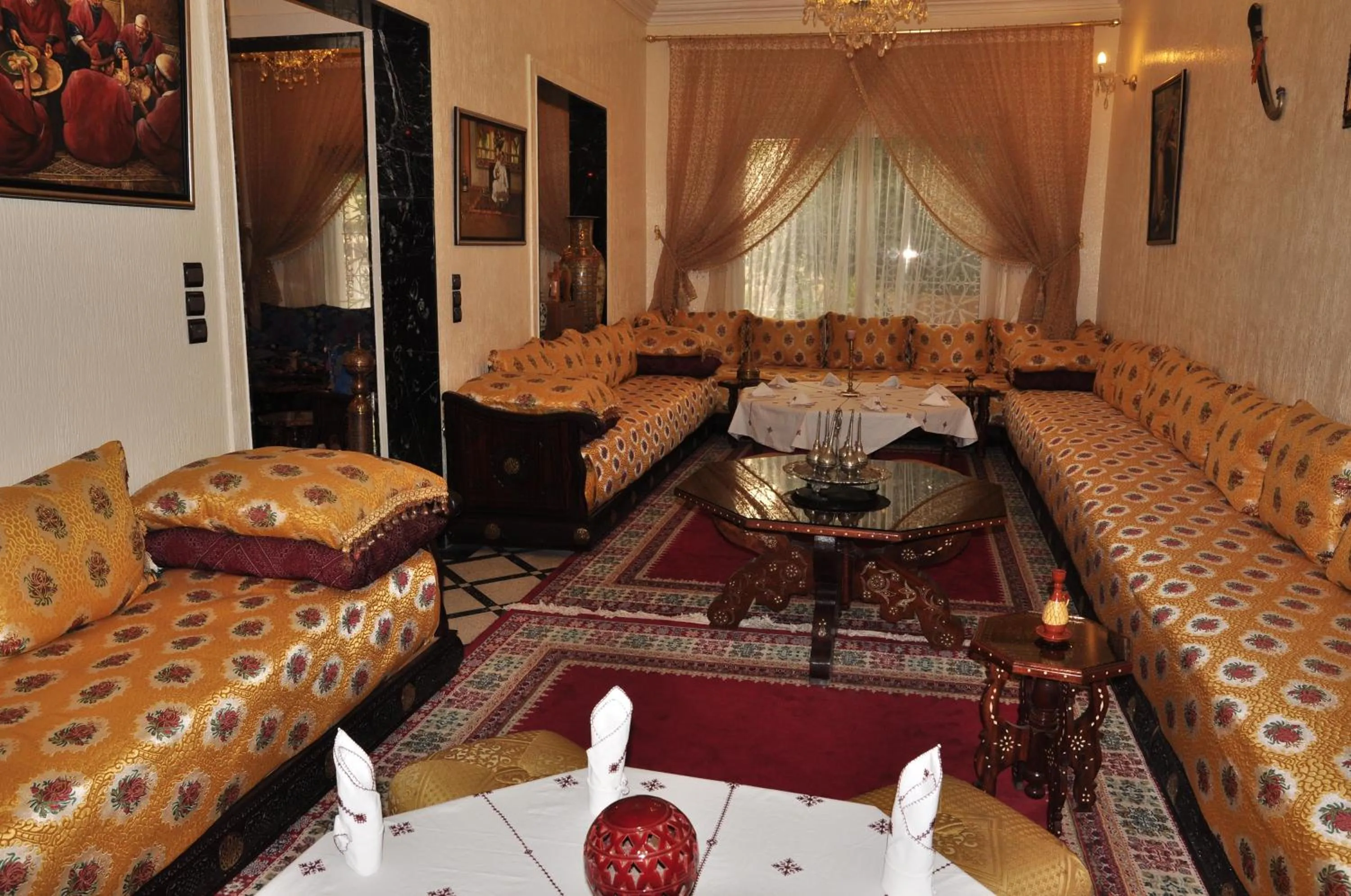 Communal lounge/ TV room in Dar Aliane