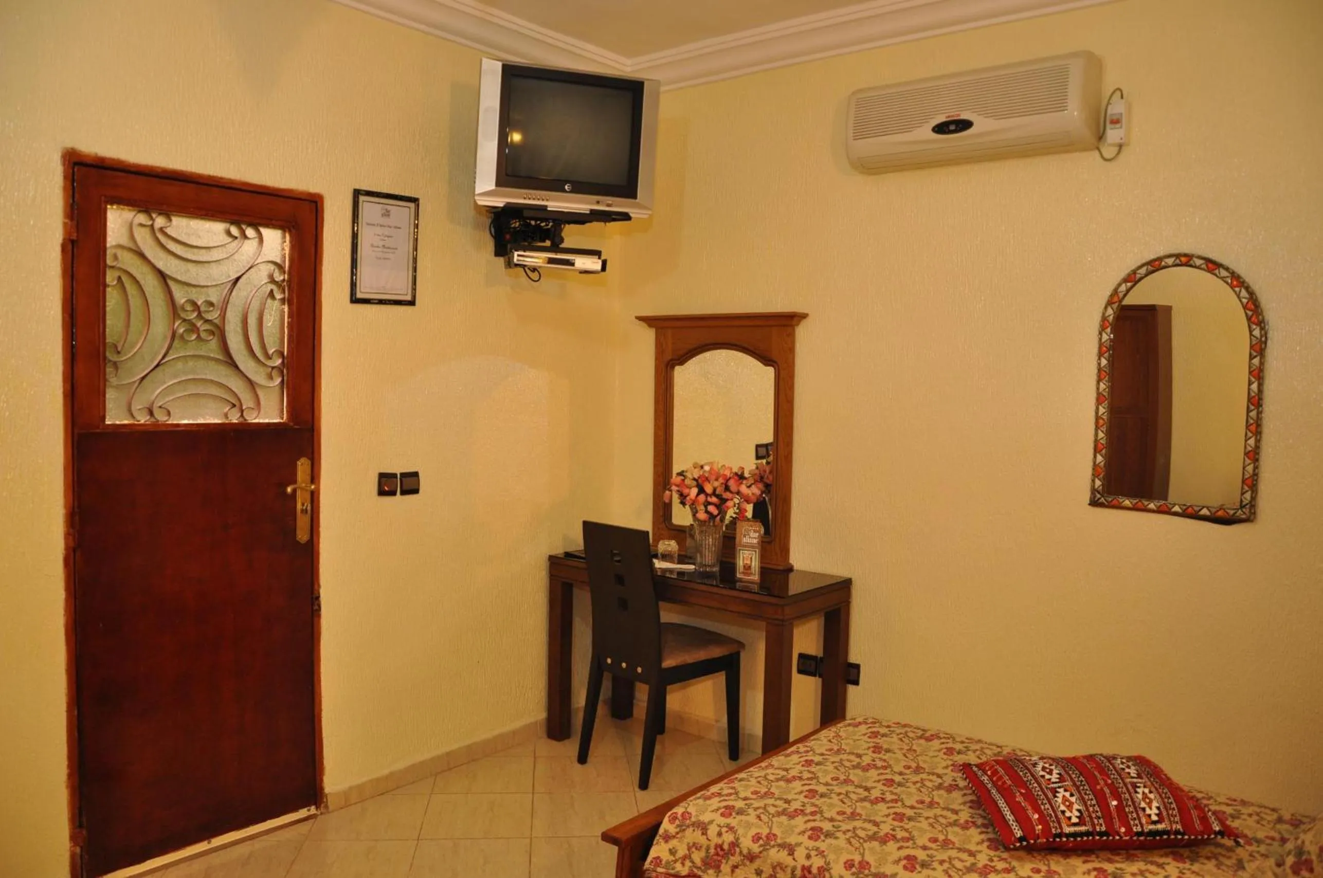 TV and multimedia in Dar Aliane