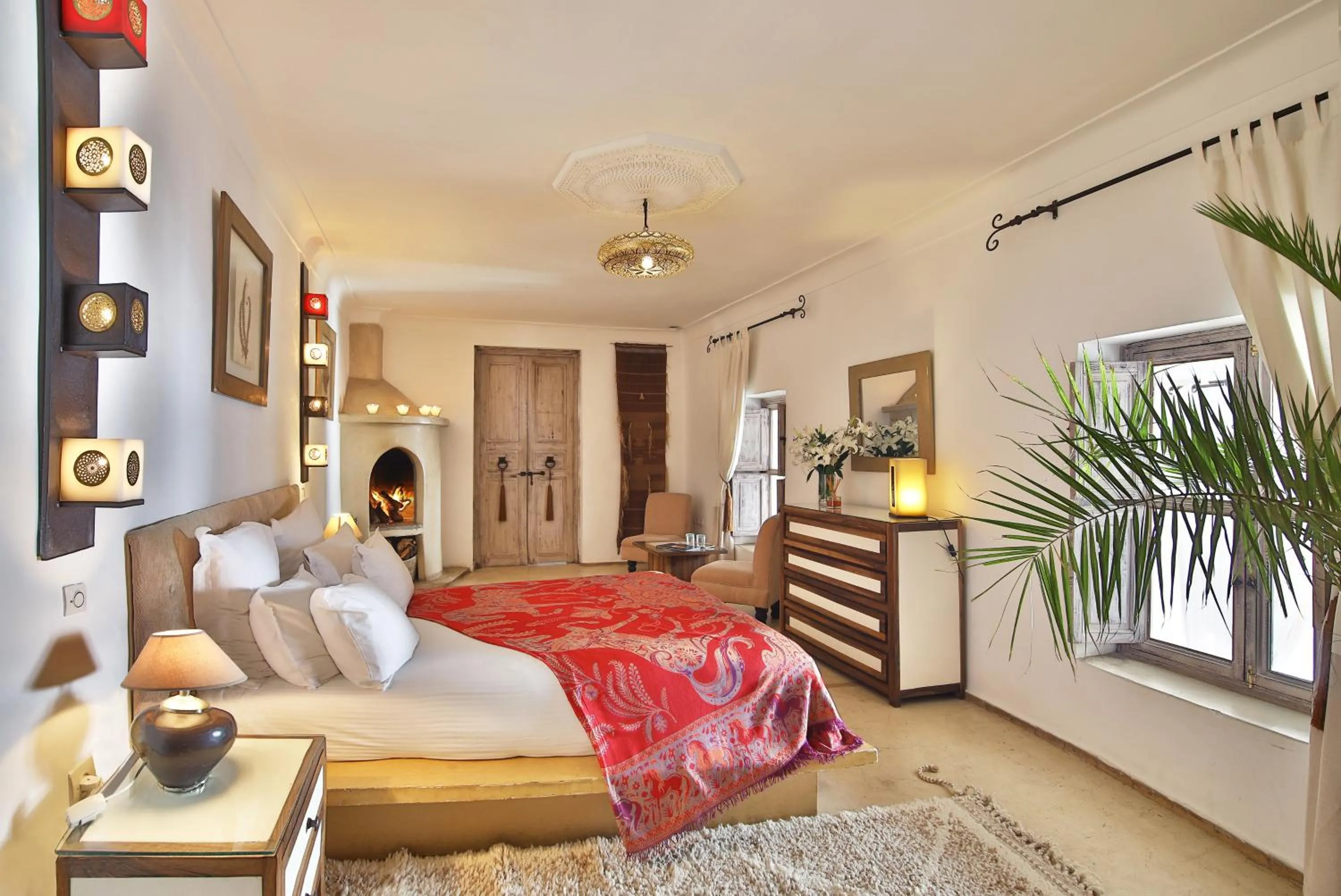 Photo of the whole room, Bed in Riad Anyssates