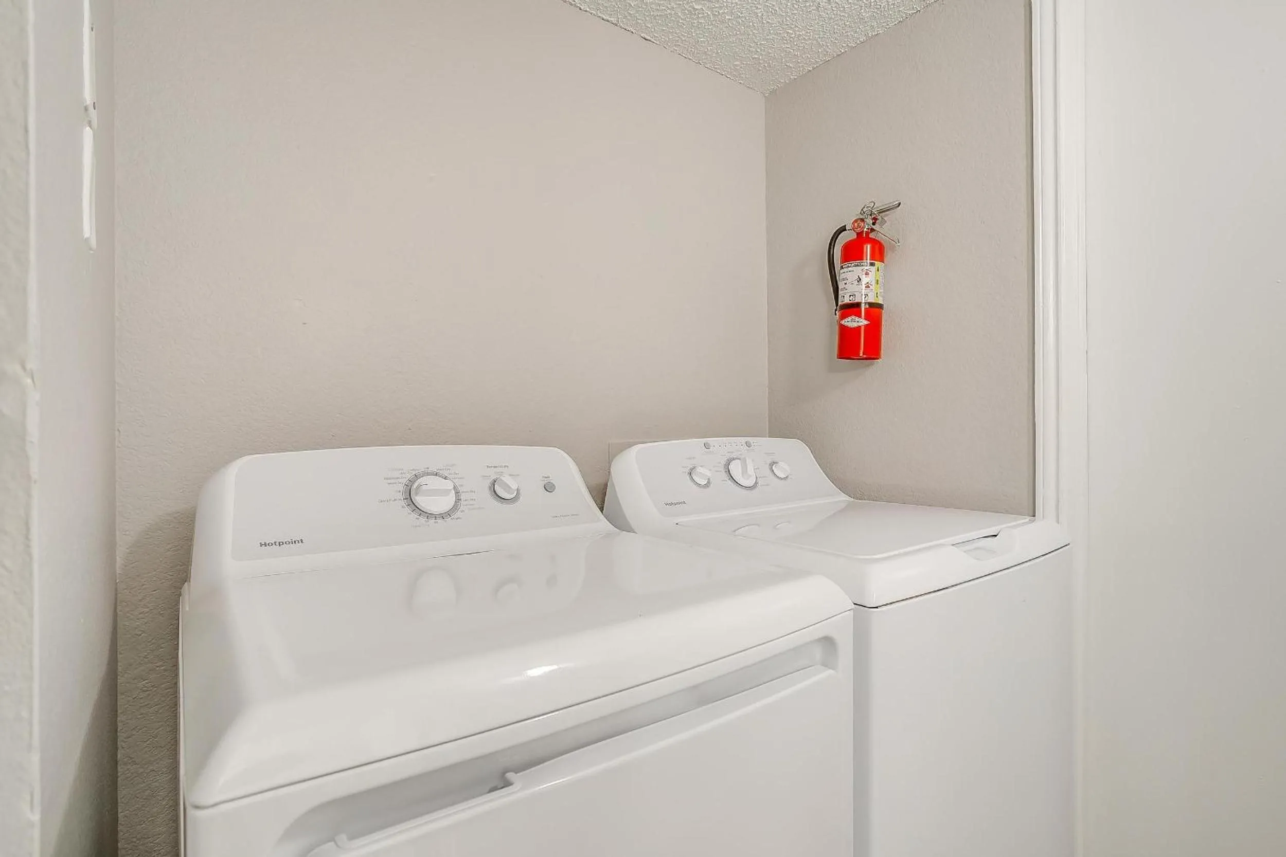 EntirePlace FastWifi Washer Dryer 4KTV PetsAllowed