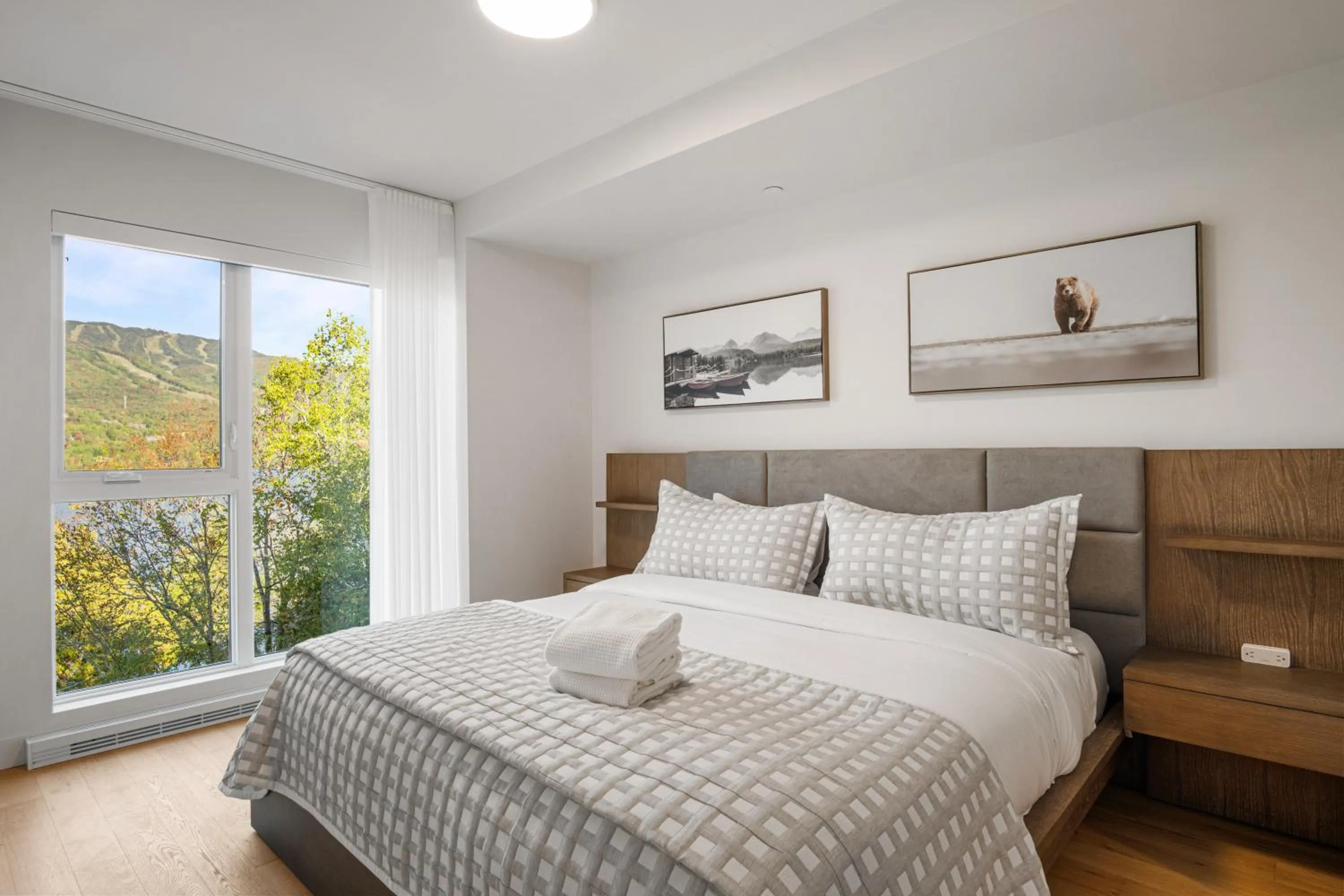 Bed in Lago by Tremblant Platinum