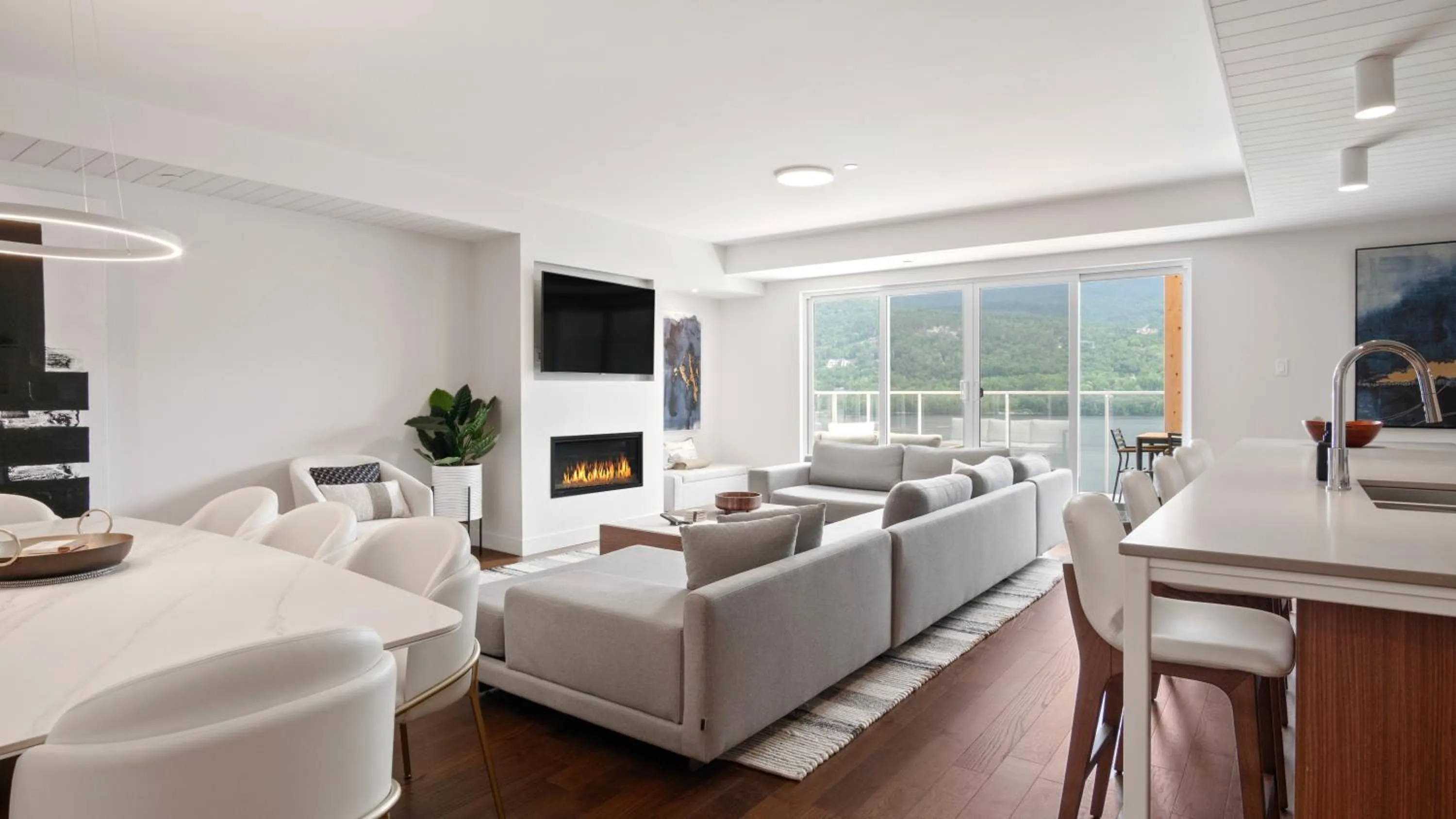 Lago by Tremblant Platinum