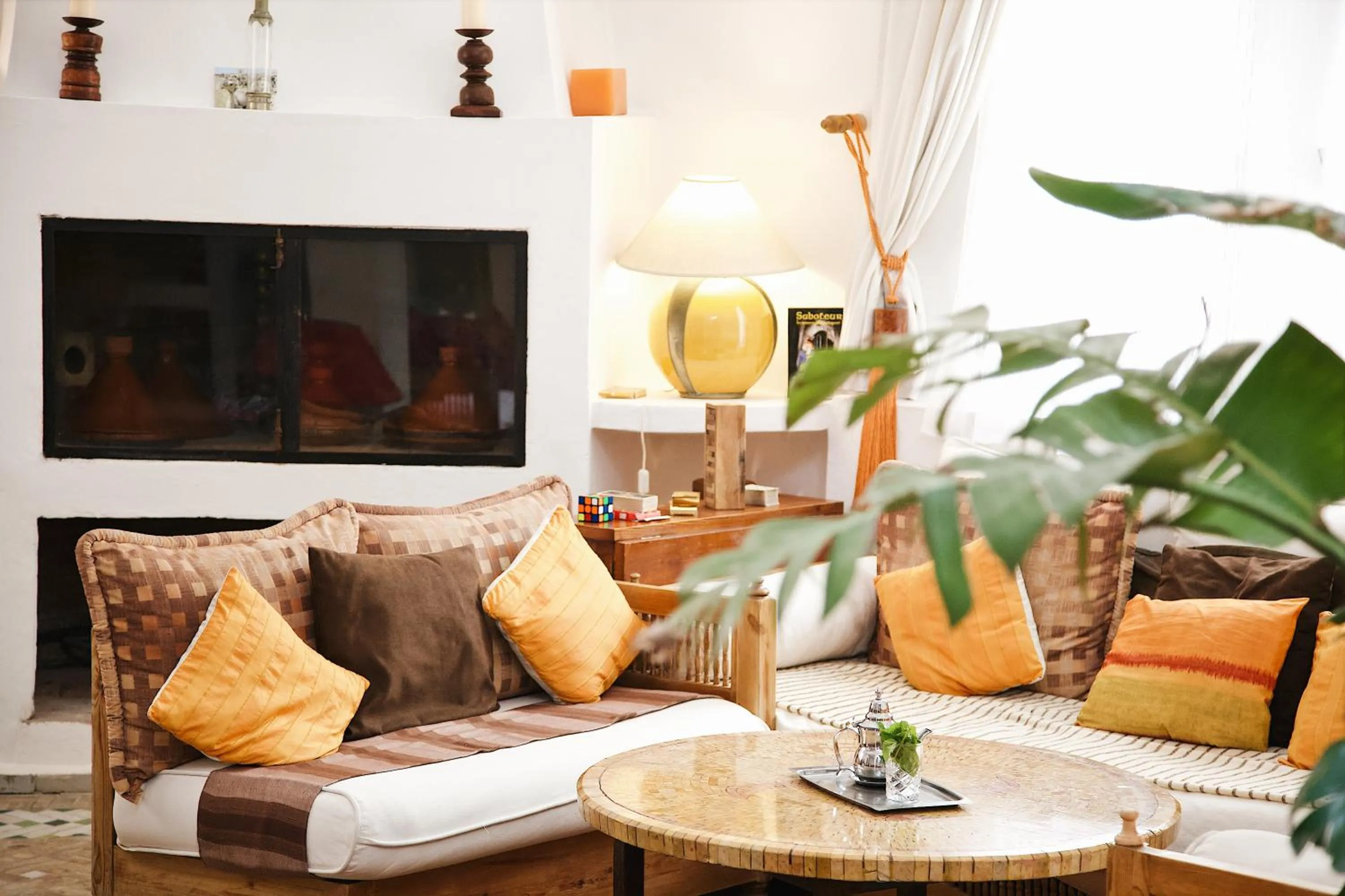 Communal lounge/ TV room in Dar Liouba Hotel