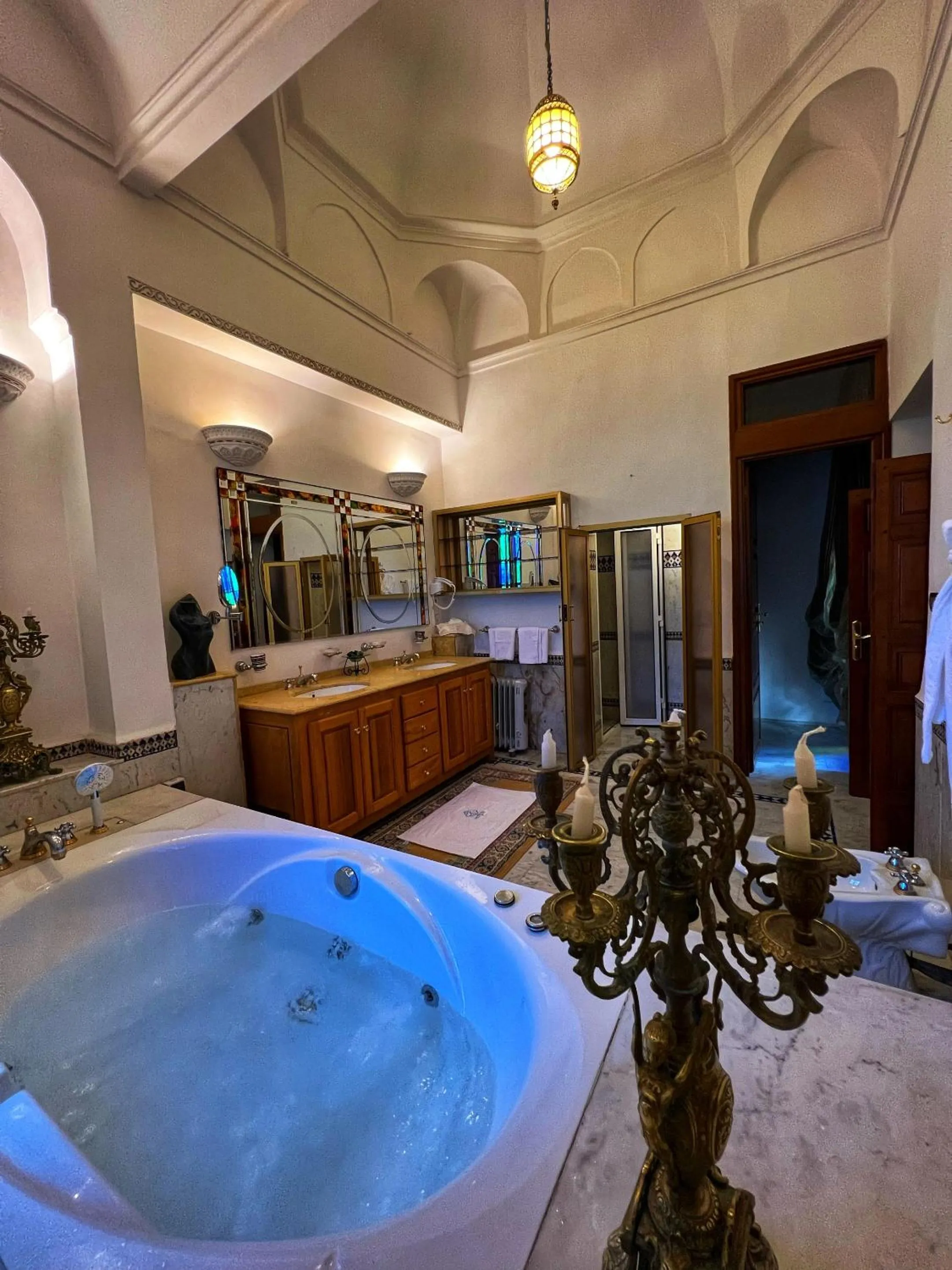Hot Tub in Le Riad Palais d'hotes Suites & Spa Fes