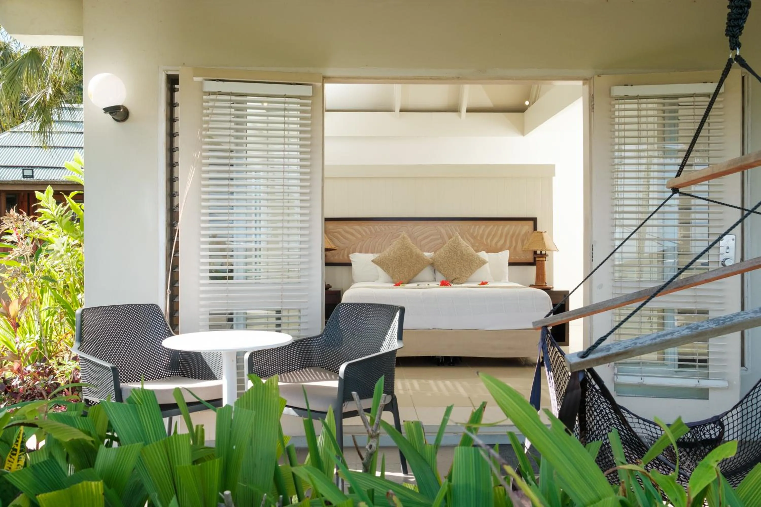 Bed in Fiji Hideaway Resort & Spa