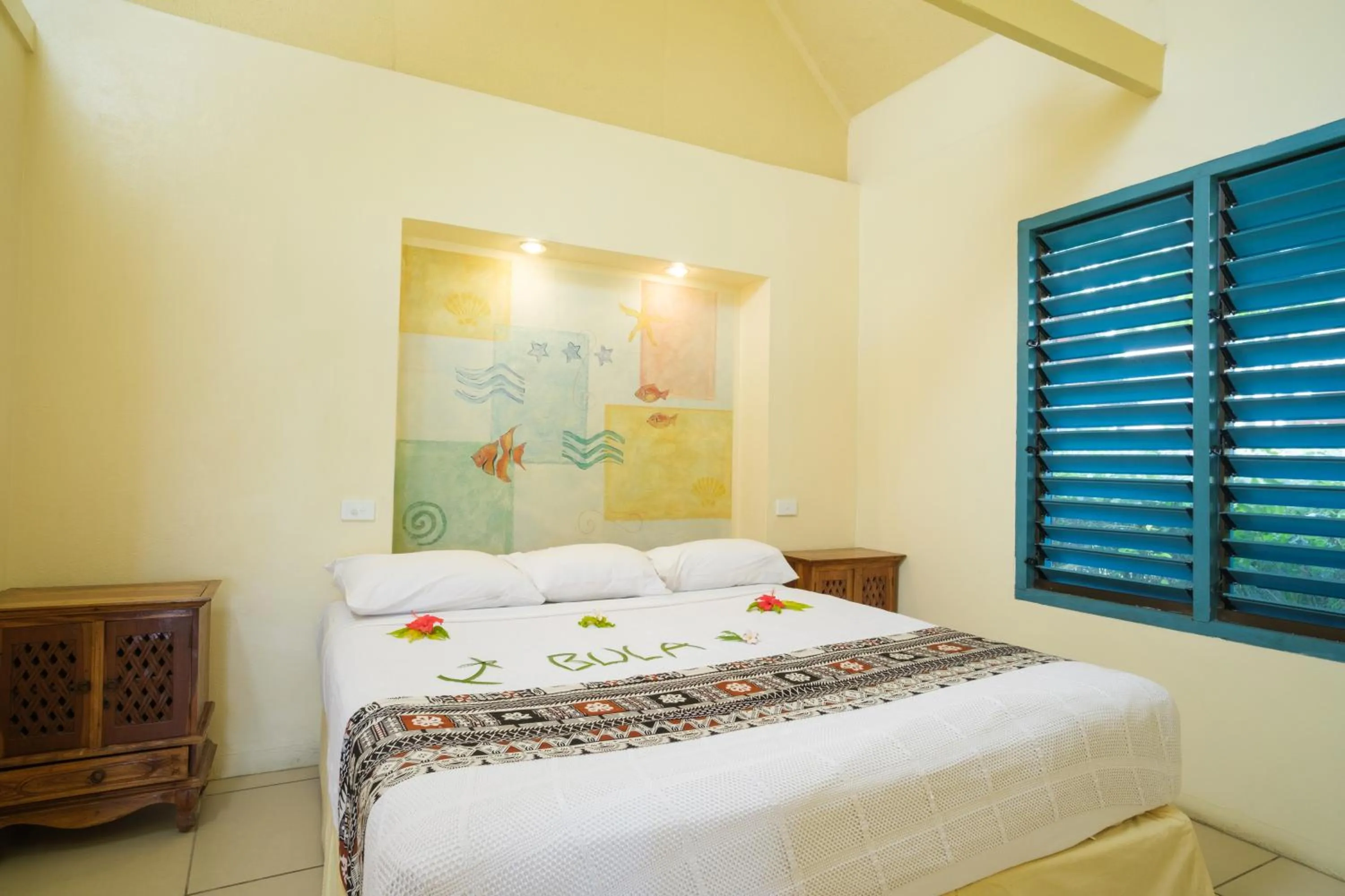 Bed in Fiji Hideaway Resort & Spa