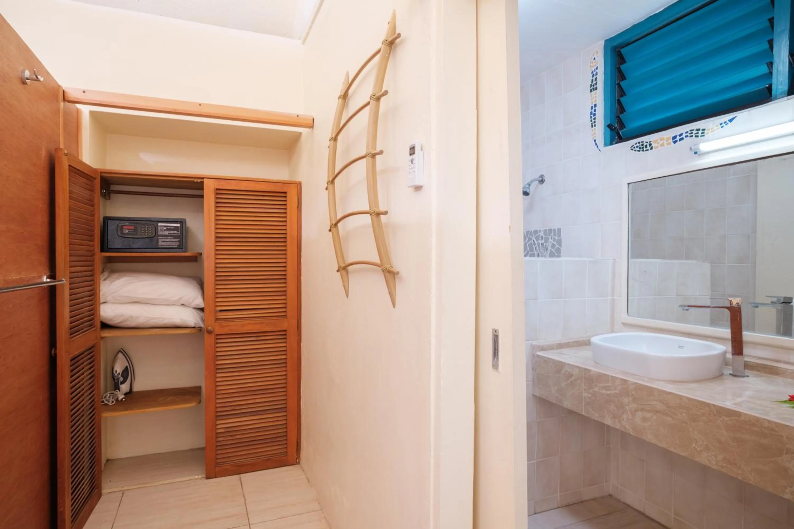 Bed in Fiji Hideaway Resort & Spa