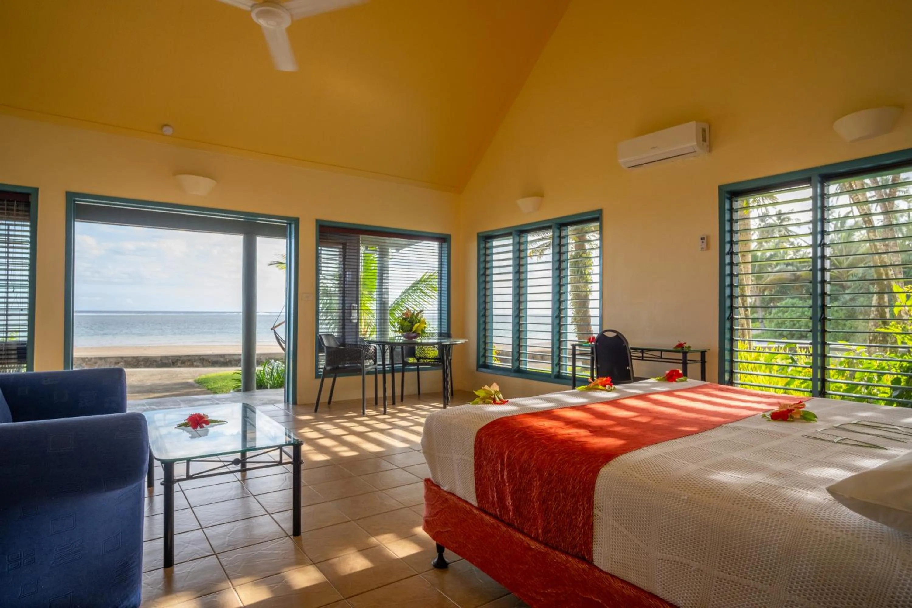 Bed in Fiji Hideaway Resort & Spa