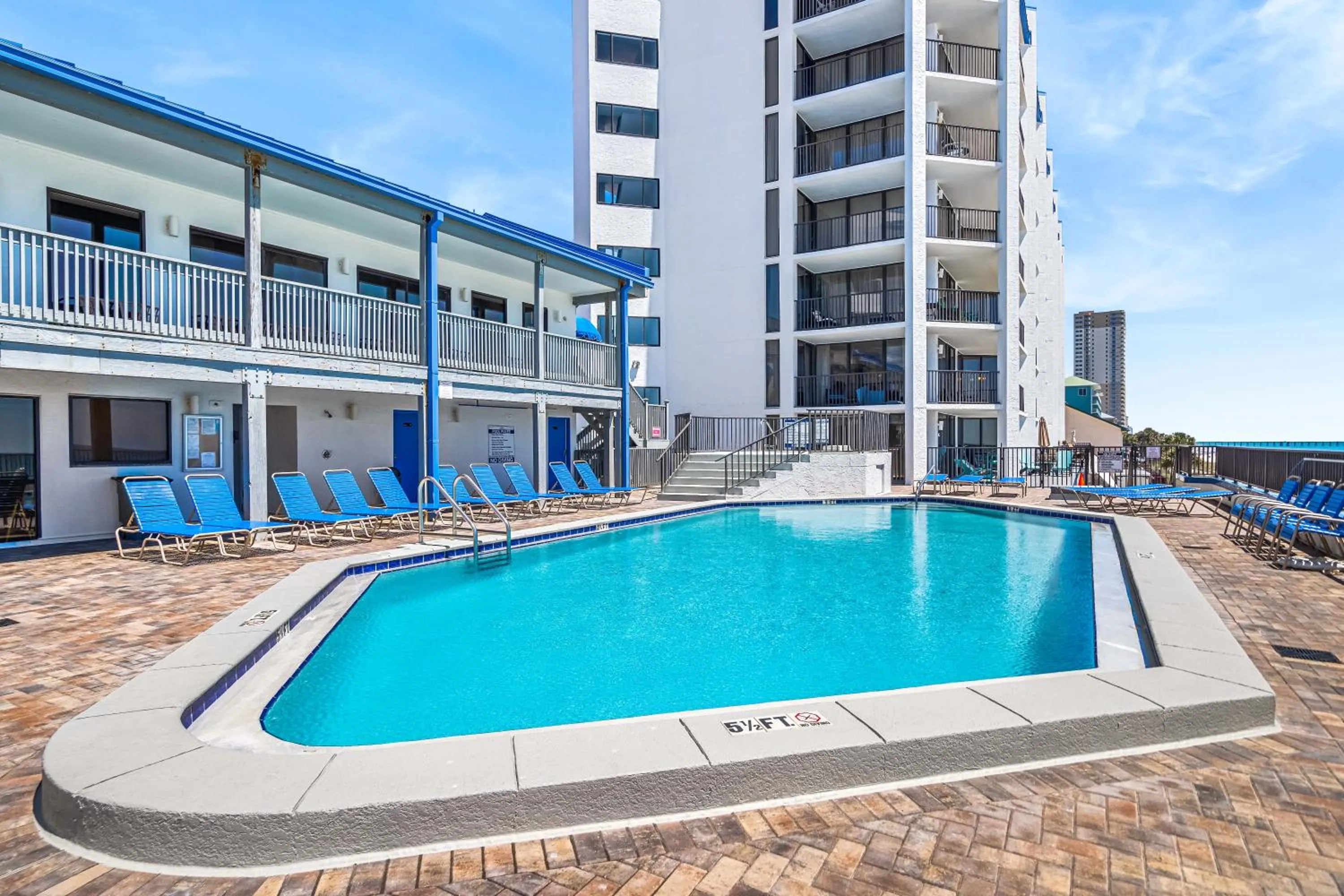 AquaVista Beach Resort by Sand Seeker Vacations