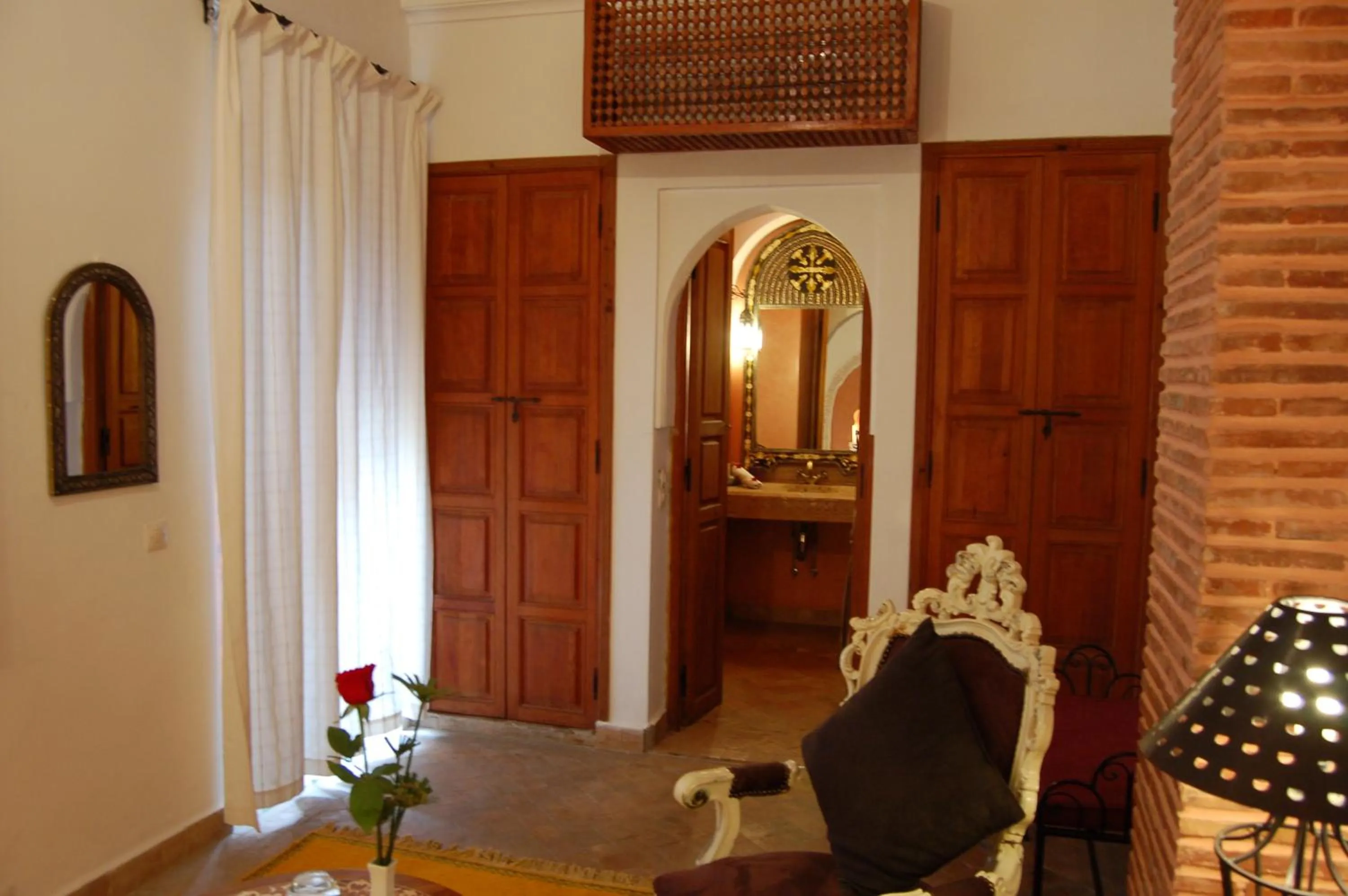 Photo of the whole room in Riad Les Trois Palmiers El Bacha