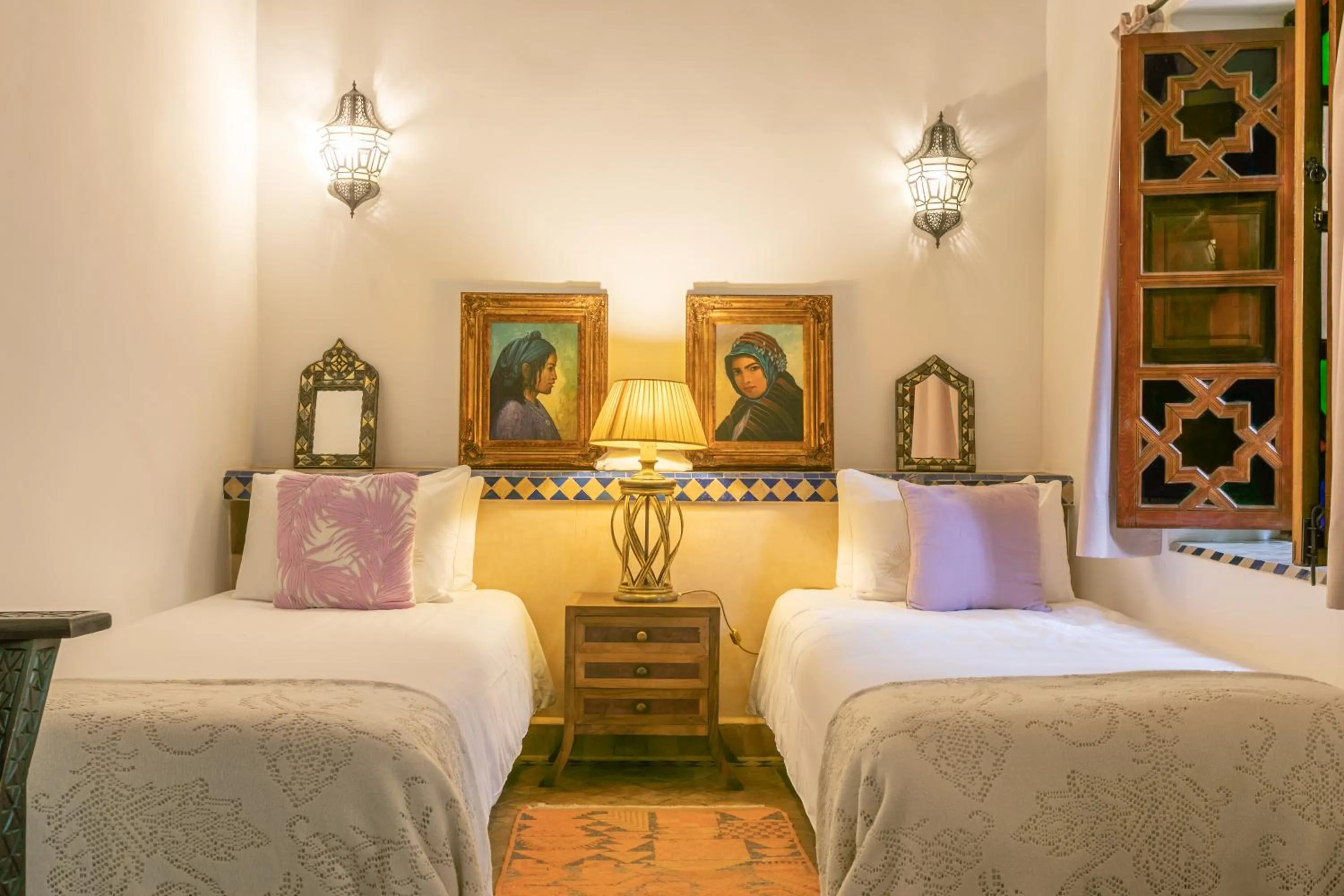 Bed in Riad Les Trois Palmiers El Bacha