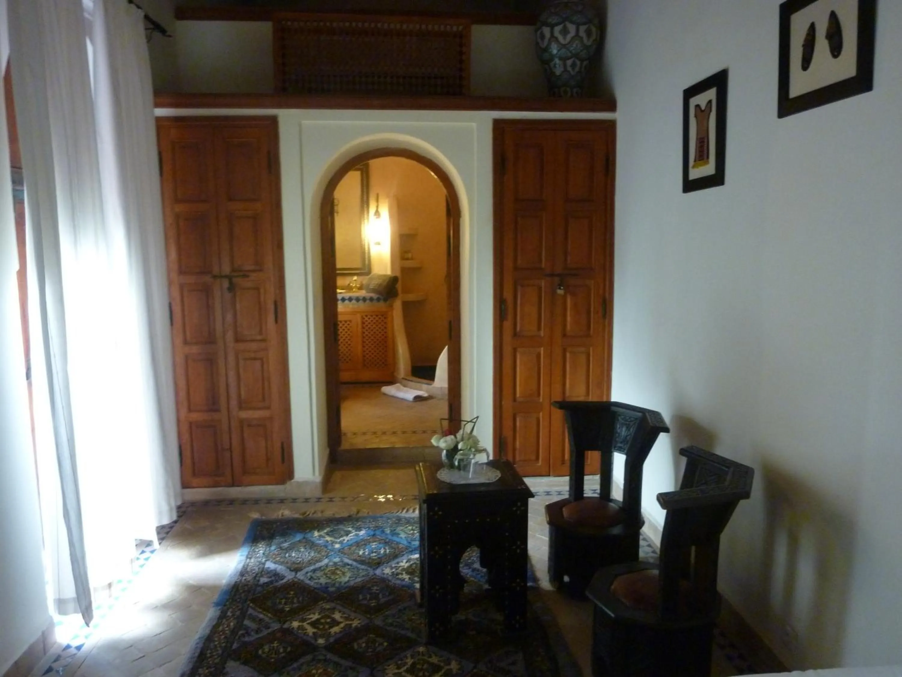 Photo of the whole room, Bed in Riad Les Trois Palmiers El Bacha