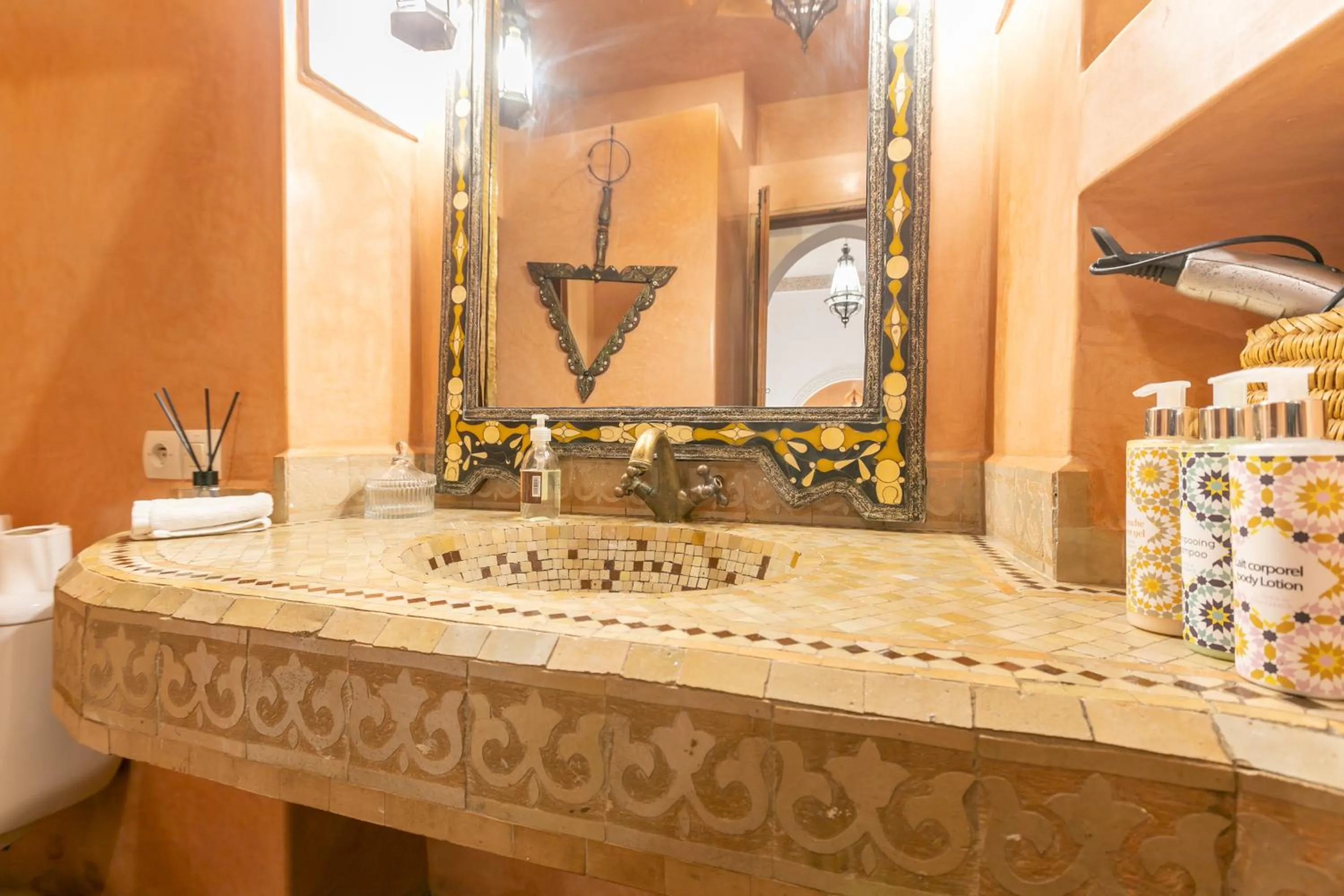 Bedroom in Riad Les Trois Palmiers El Bacha