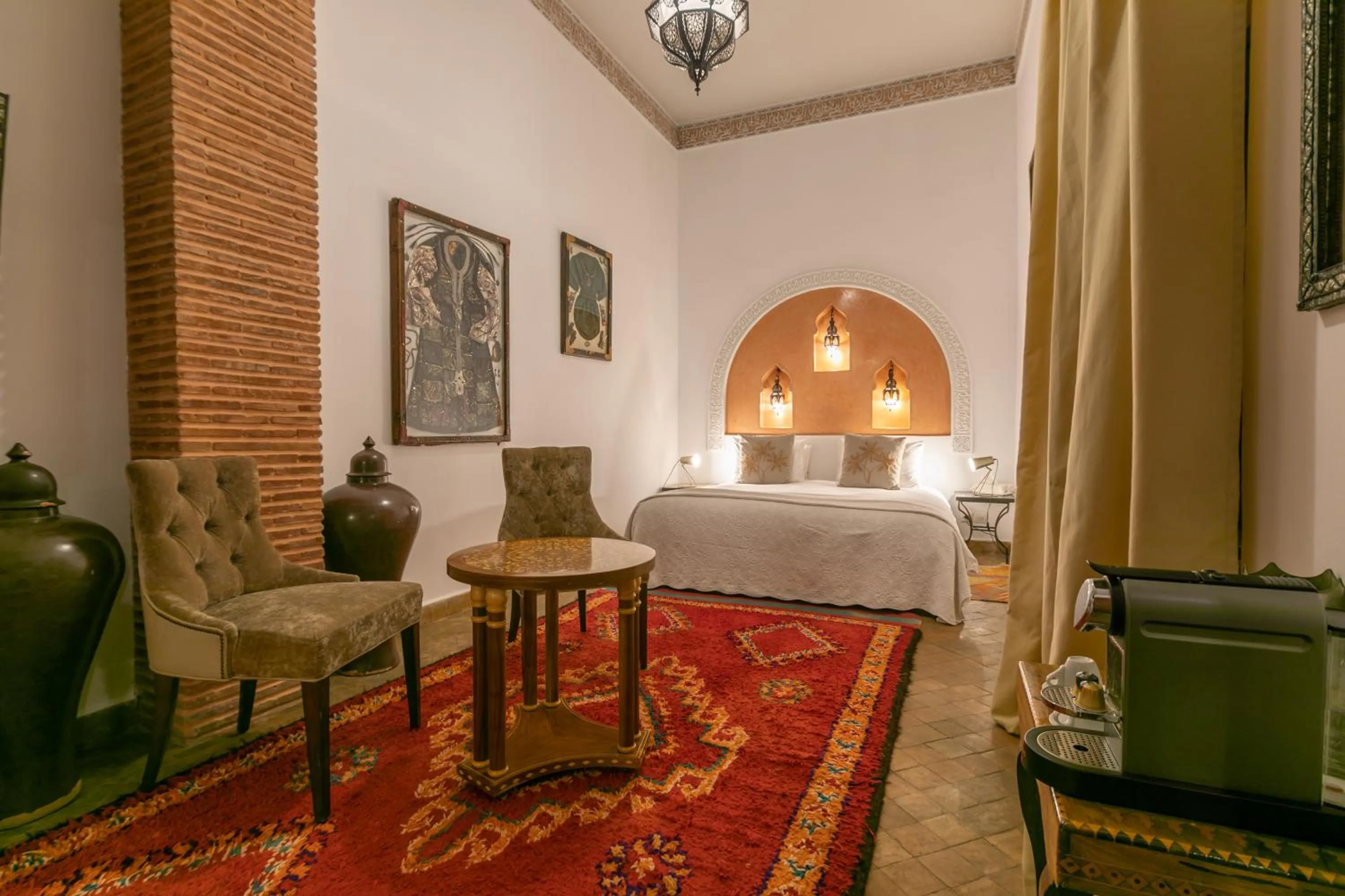 Bed in Riad Les Trois Palmiers El Bacha