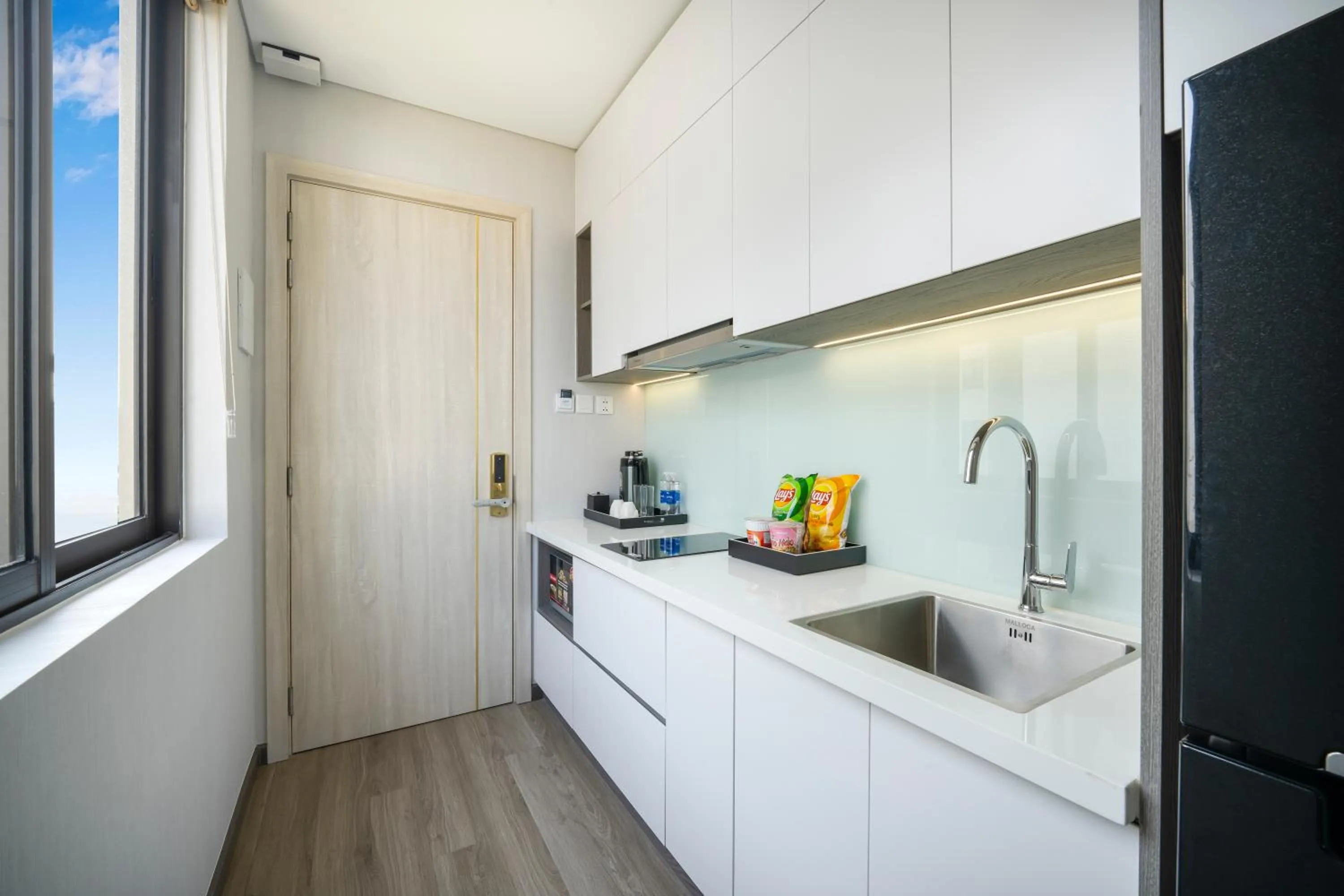 stove in Tashi Ocean Garden & Apartment Da Nang - My Khe Beach