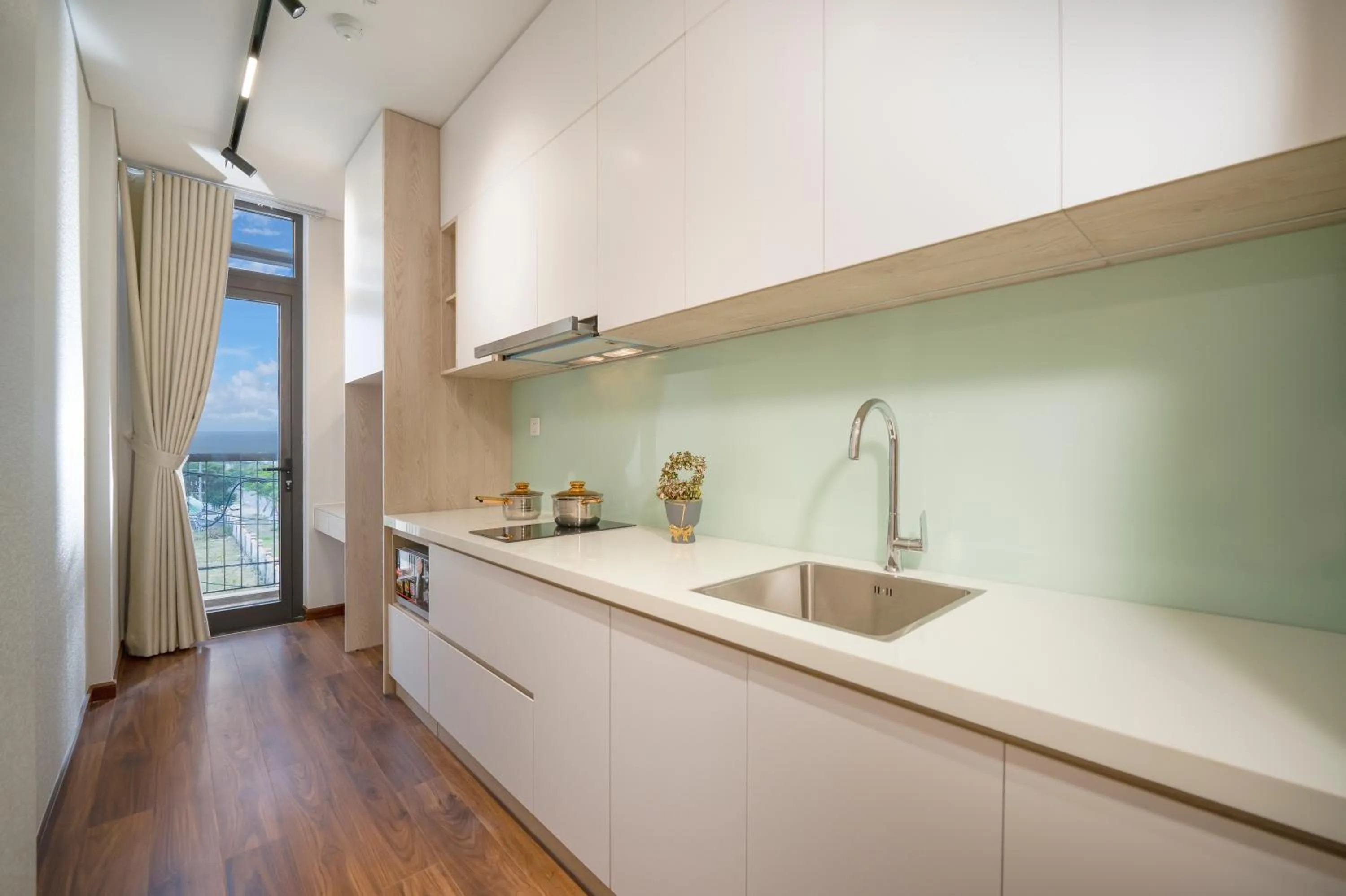 Balcony/Terrace in Tashi Ocean Garden & Apartment Da Nang - My Khe Beach