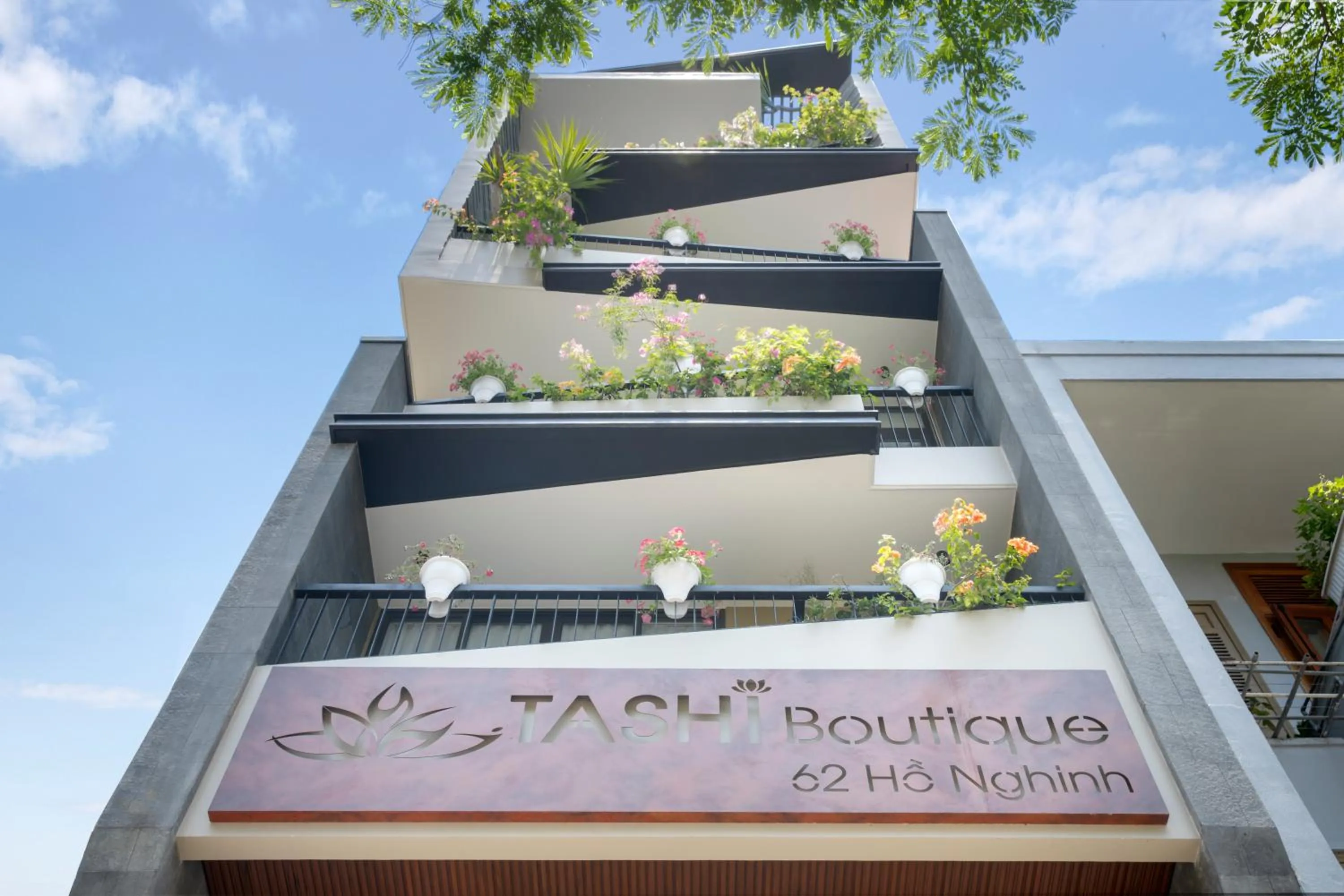 Property building in Tashi Ocean Garden & Apartment Da Nang - My Khe Beach