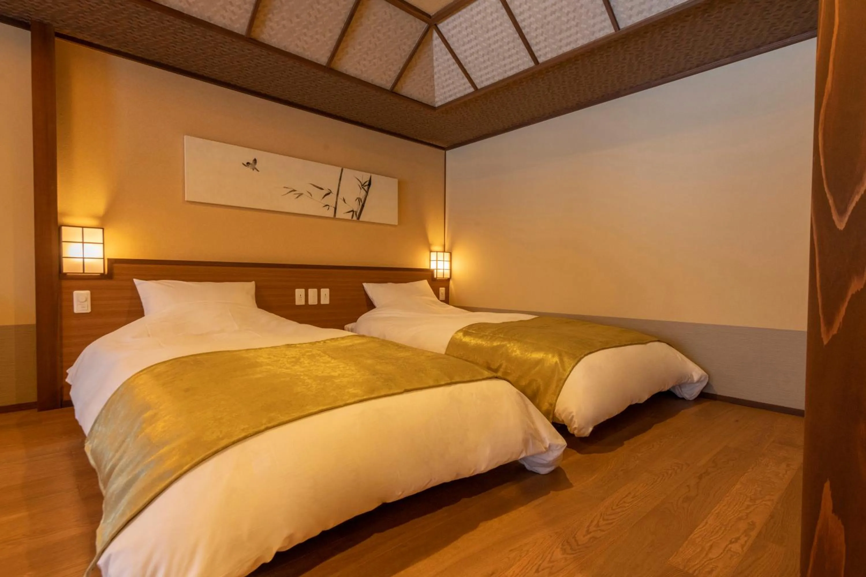 Photo of the whole room, Bed in Jozankei Onsen Yurakusoan