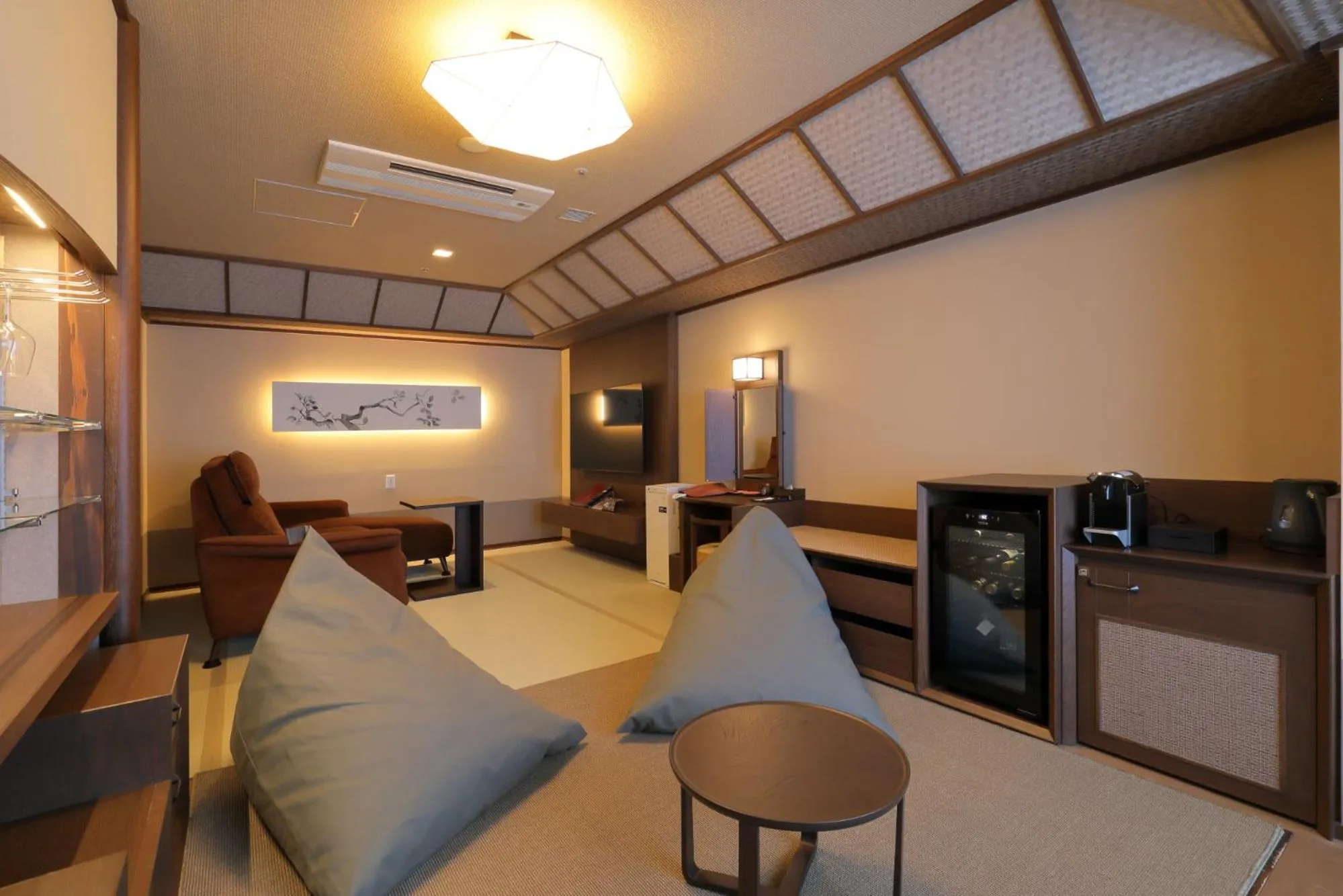 Photo of the whole room in Jozankei Onsen Yurakusoan