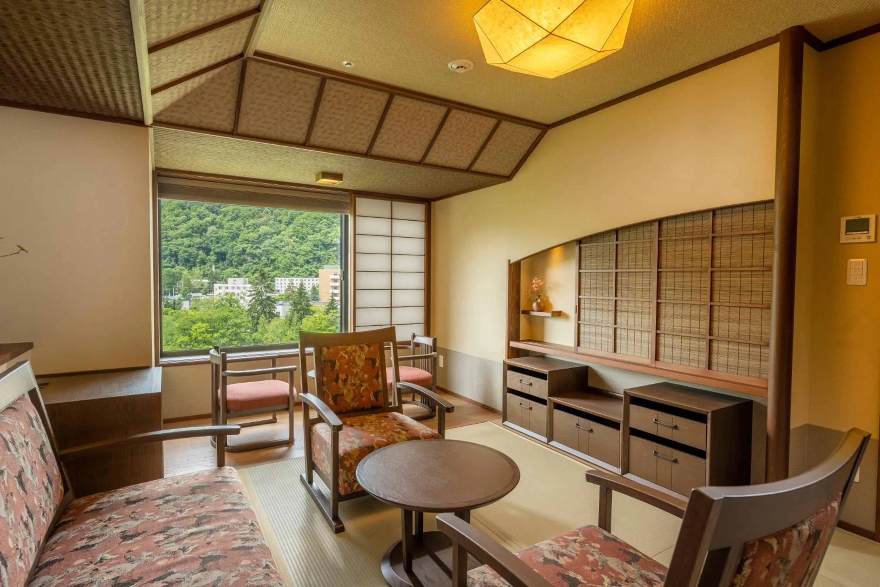 Living room in Jozankei Onsen Yurakusoan